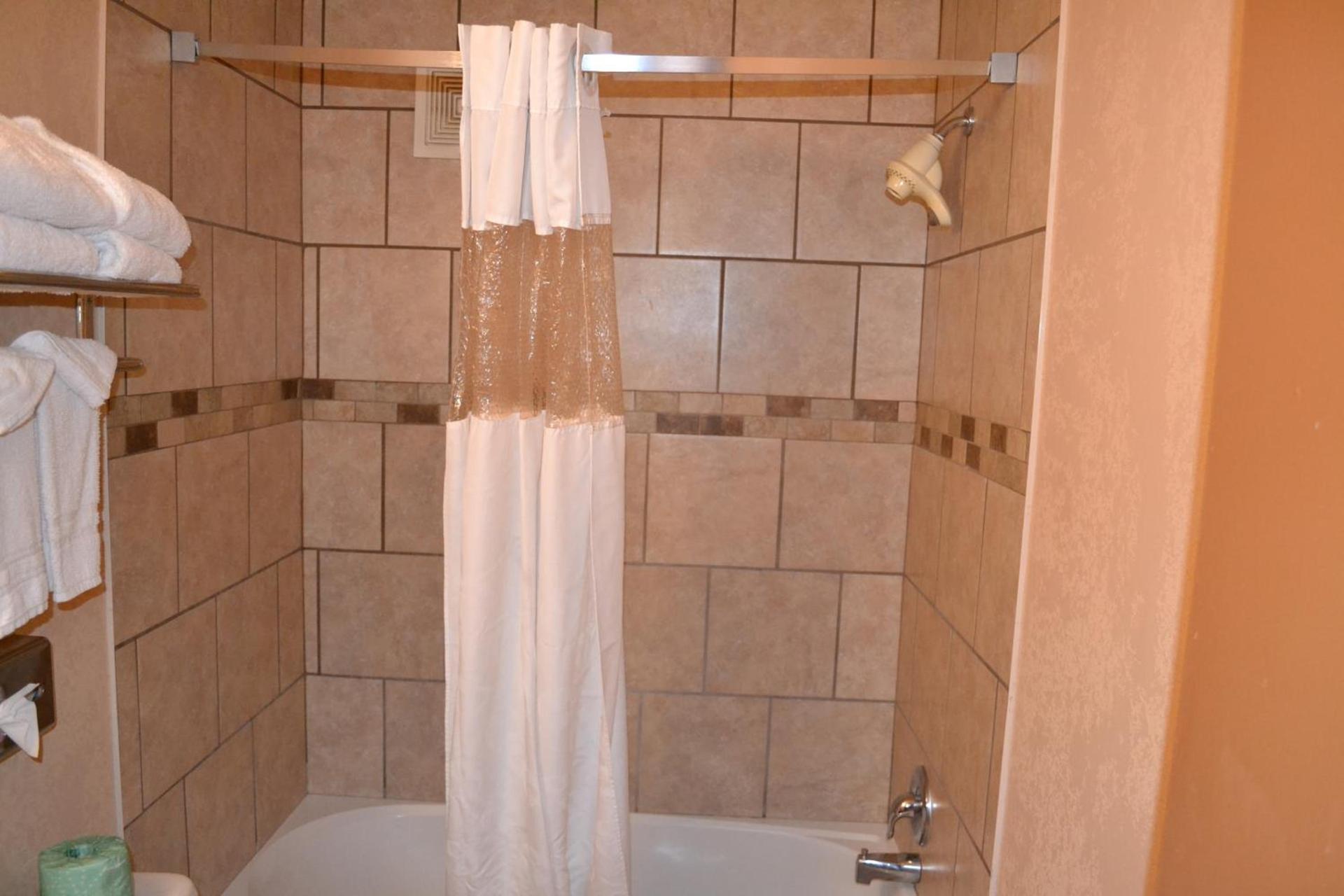 Ramada by Wyndham West Atlantic City photo 70