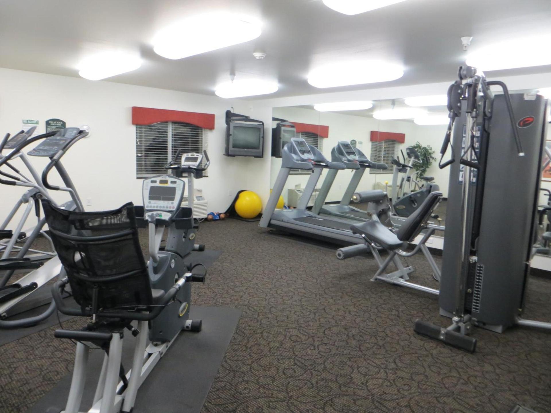 Baymont by Wyndham Fremont photo 34
