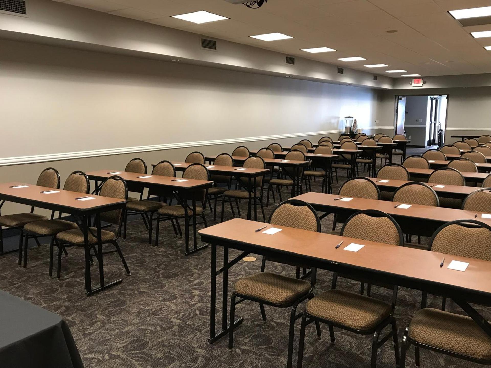 AmericInn by Wyndham Mankato Event Center near MSU photo 67