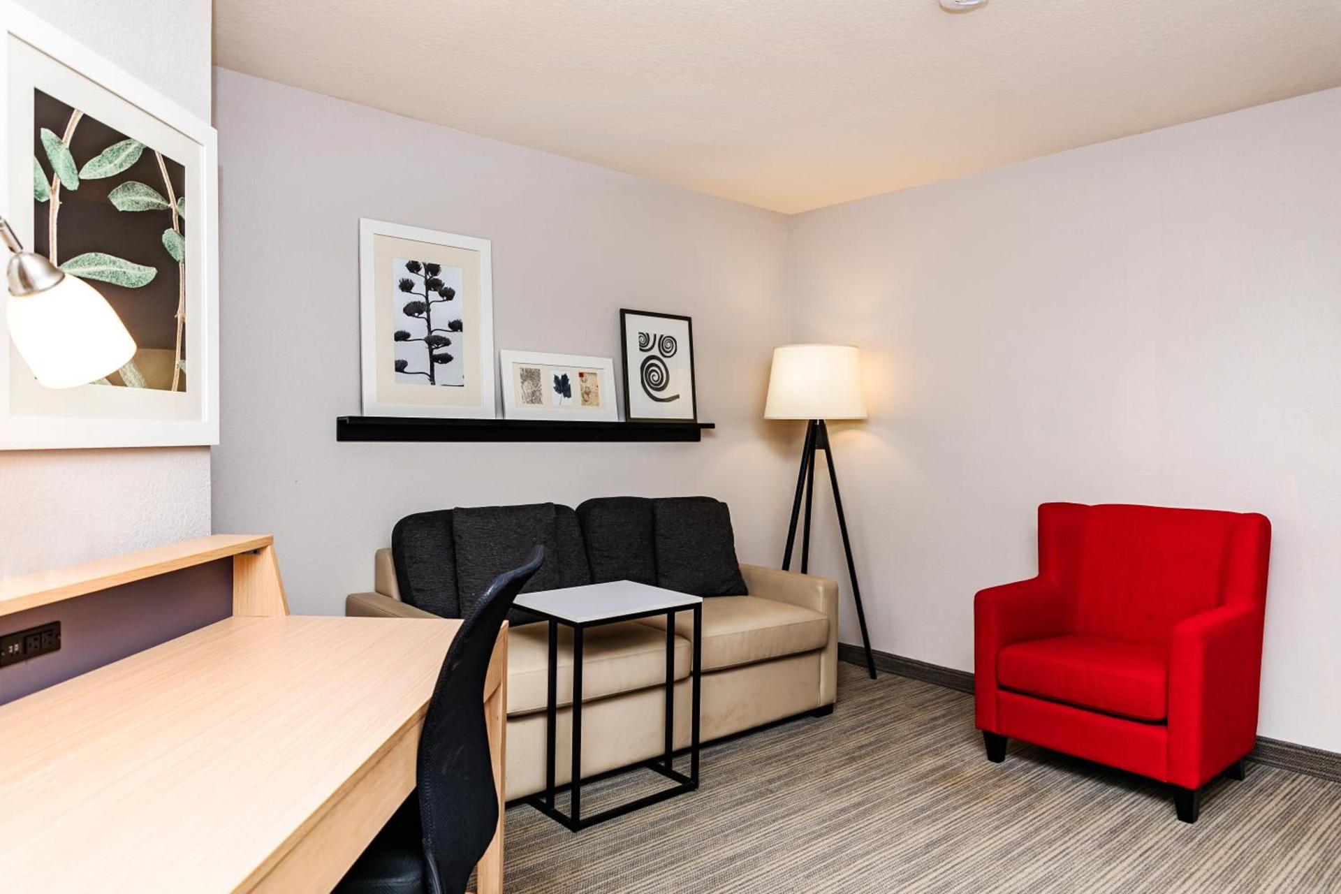 Country Inn & Suites by Radisson, Appleton Airport - Fox River Mall Area photo 37