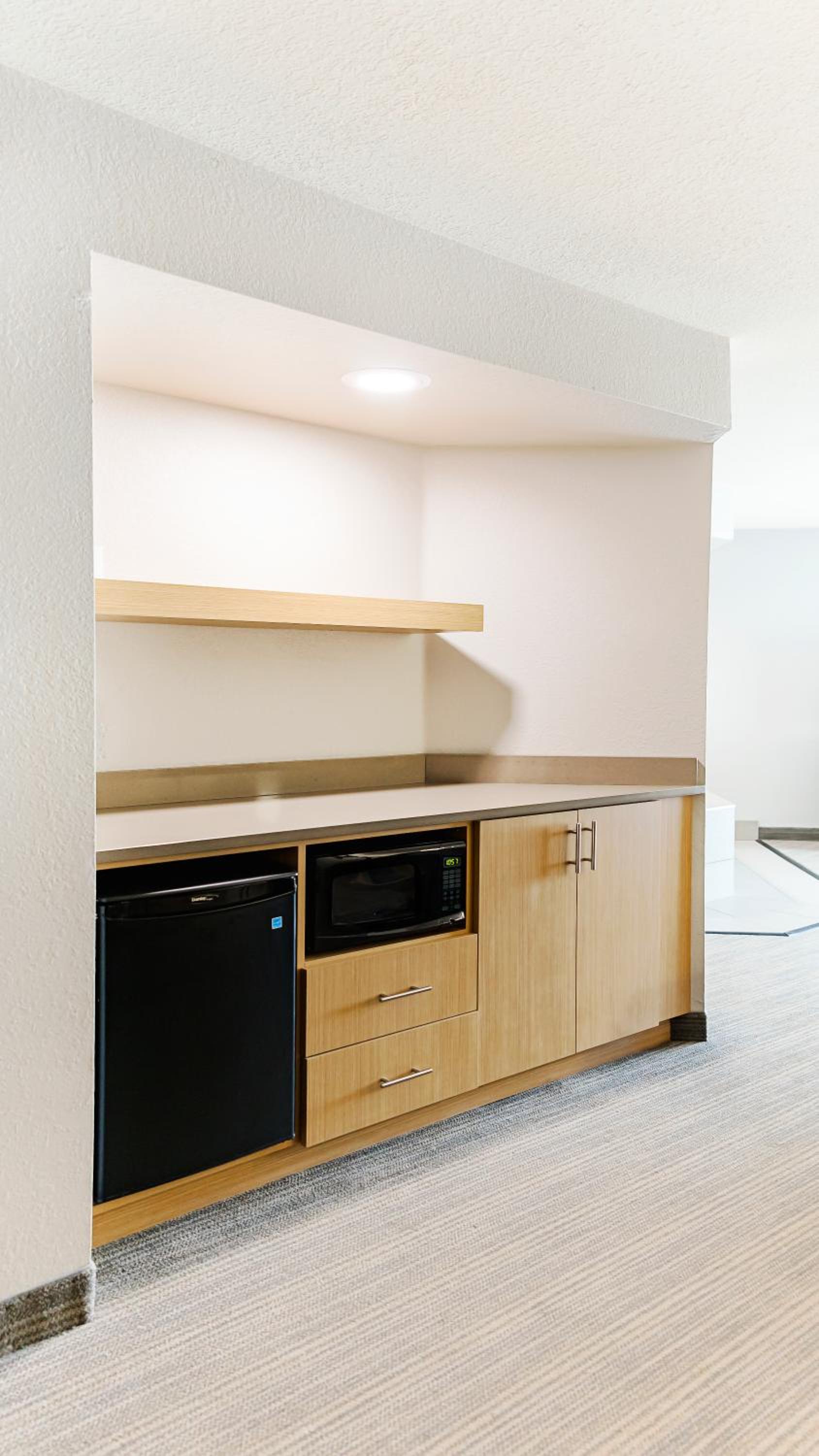 Country Inn & Suites by Radisson, Appleton Airport - Fox River Mall Area photo 39