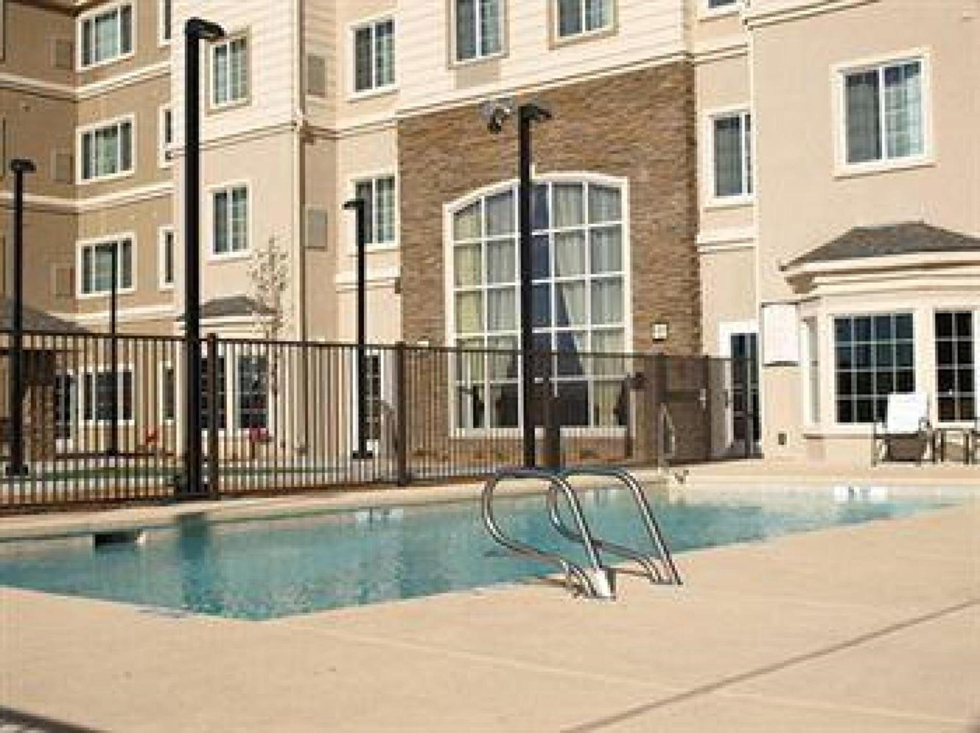 Staybridge Suites - Albuquerque Airport by IHG photo 2