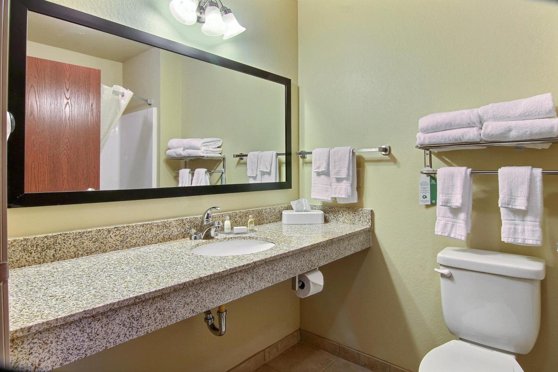 Cobblestone Hotel and Suites - Jefferson photo 25