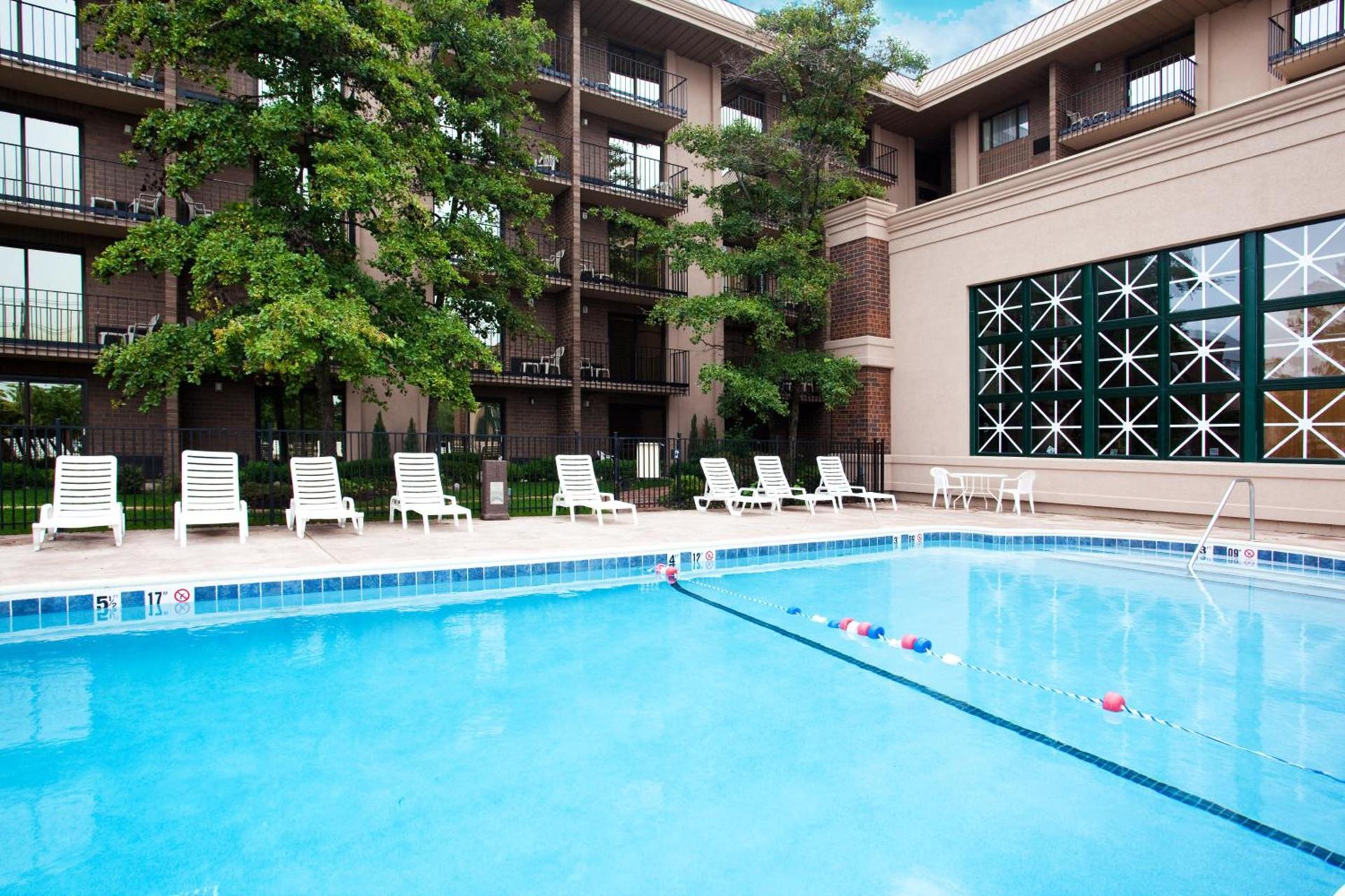 Holiday Inn Express Schaumburg-Rolling Meadows by IHG photo 4