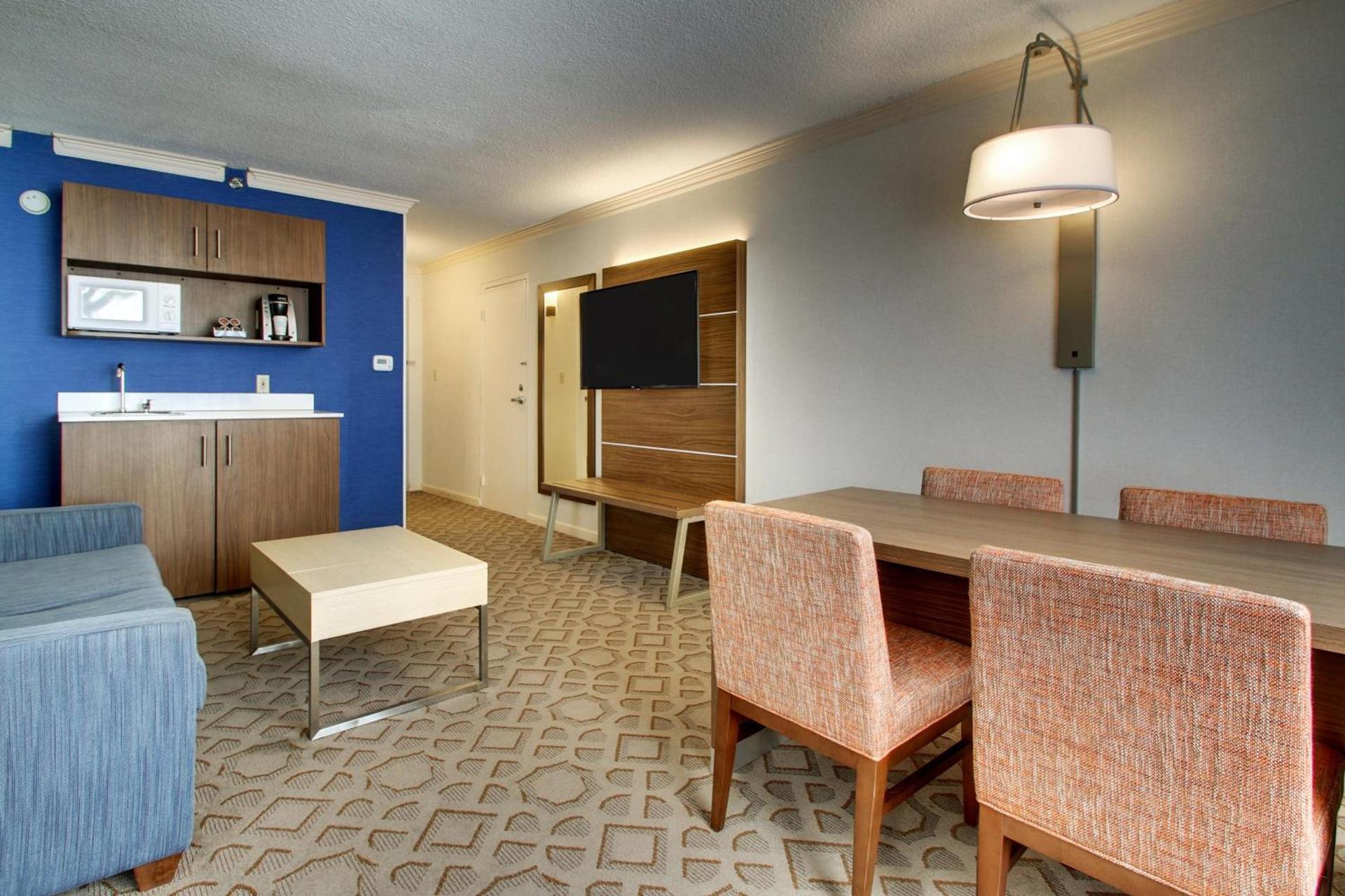 Holiday Inn Express Poughkeepsie by IHG photo 31