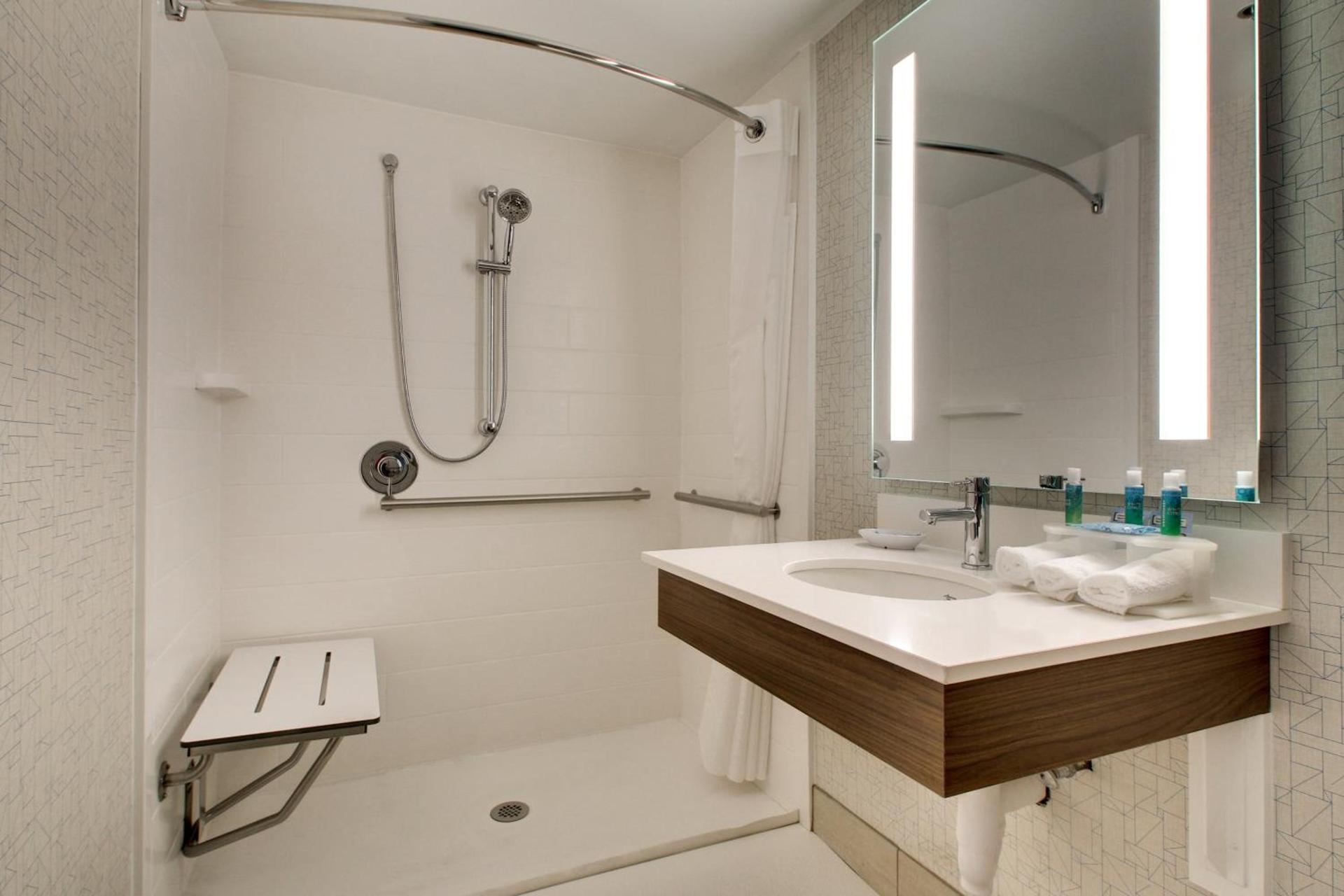 Holiday Inn Express Poughkeepsie by IHG photo 12