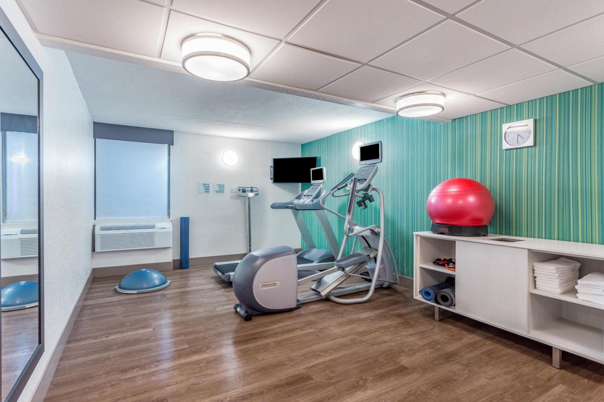 Holiday Inn Express Ramsey-Mahwah by IHG photo 4