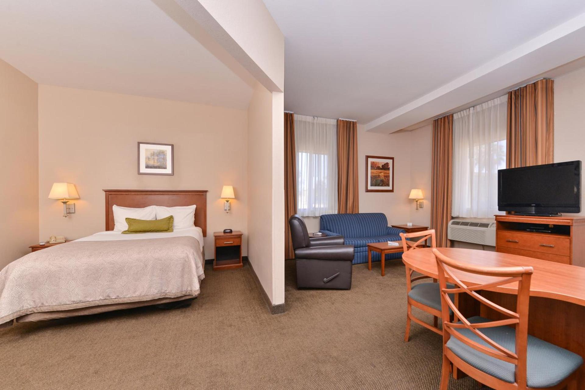 Candlewood Suites San Diego by IHG photo 29