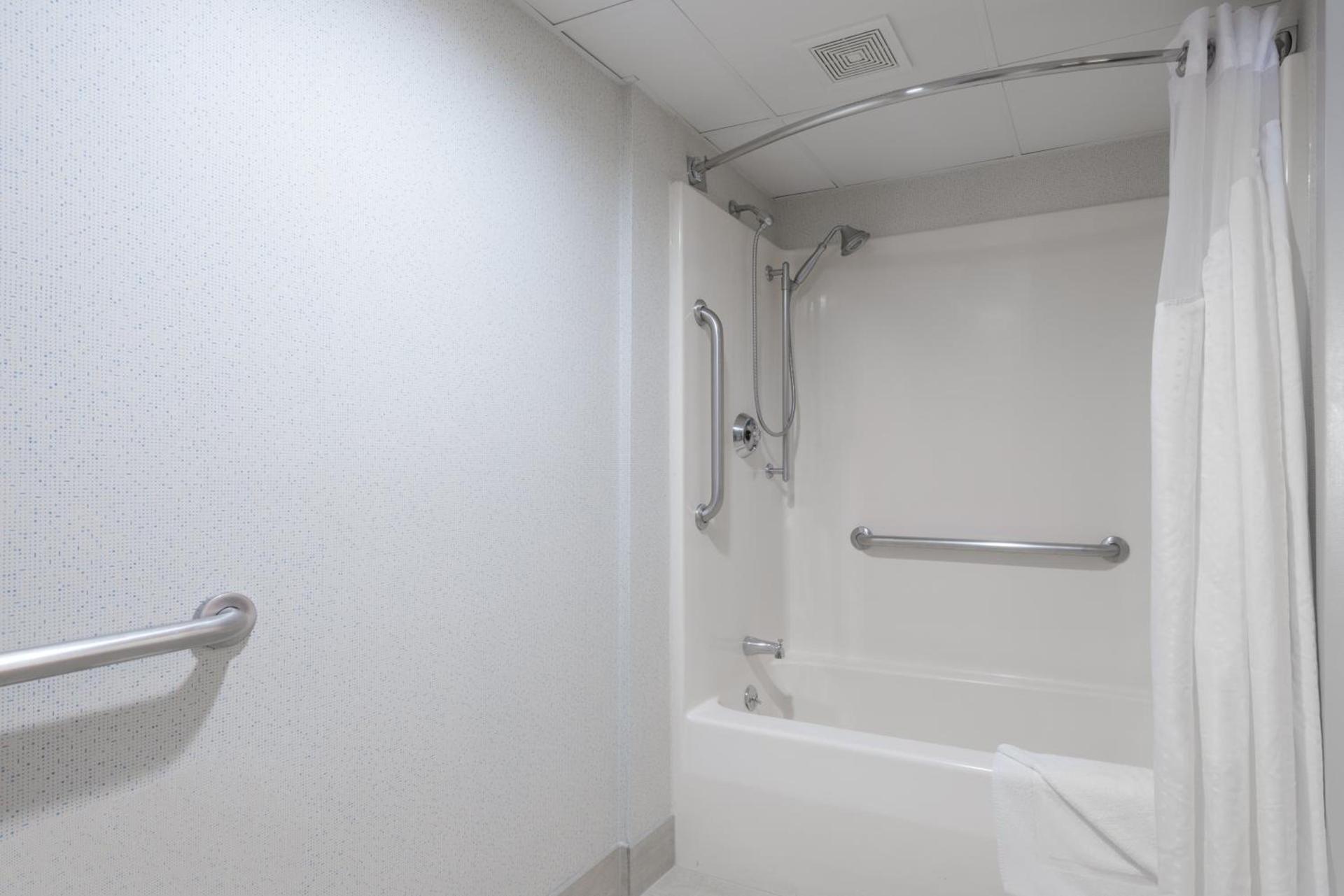 Holiday Inn Express Ramsey-Mahwah by IHG photo 27