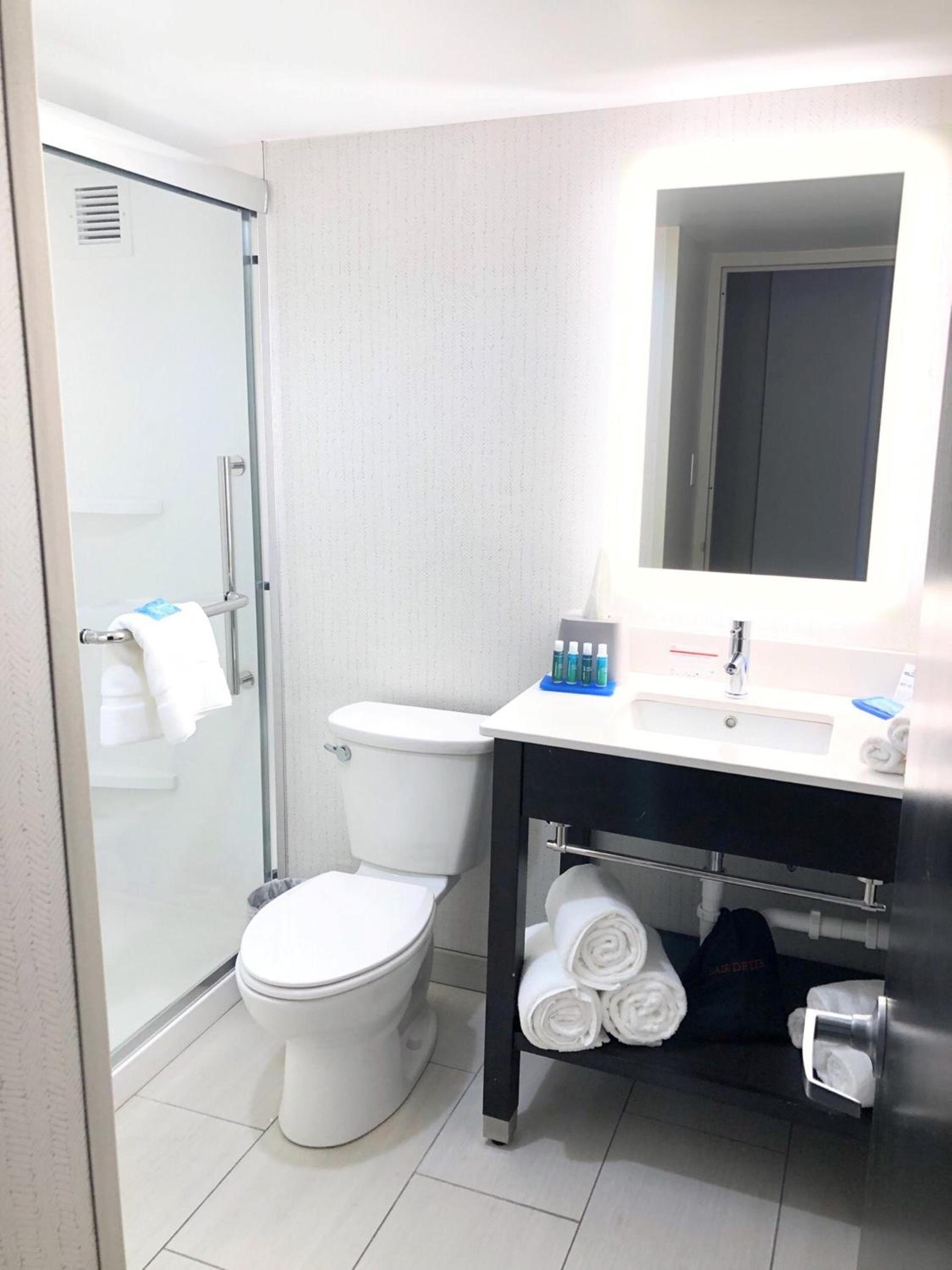 Holiday Inn Express Richmond - Midtown by IHG photo 35