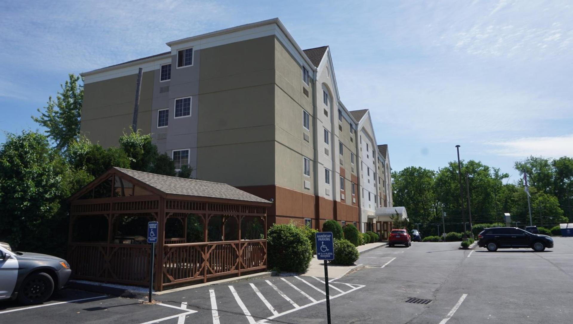 Candlewood Suites-West Springfield by IHG photo 20