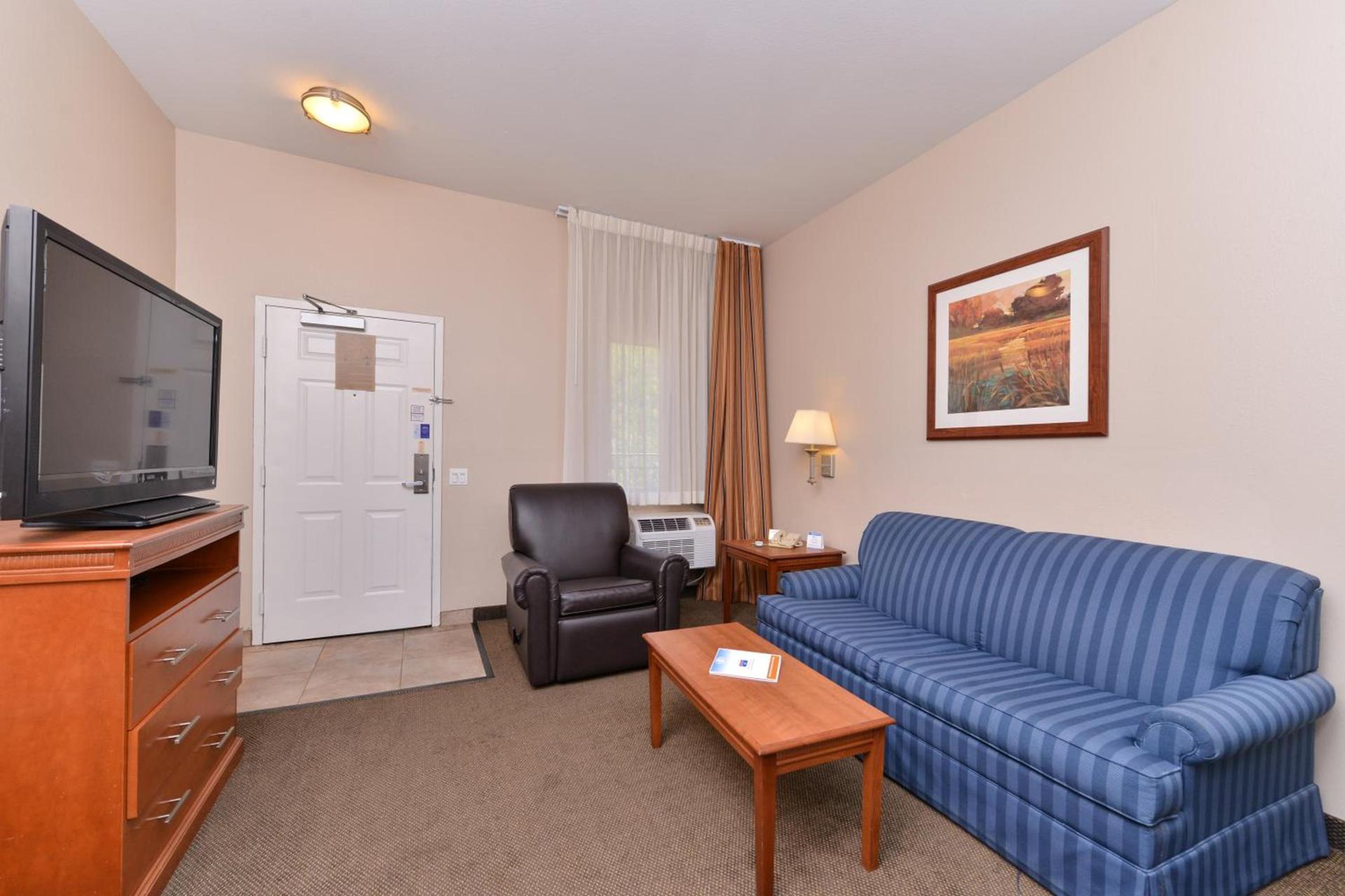 Candlewood Suites San Diego by IHG photo 12