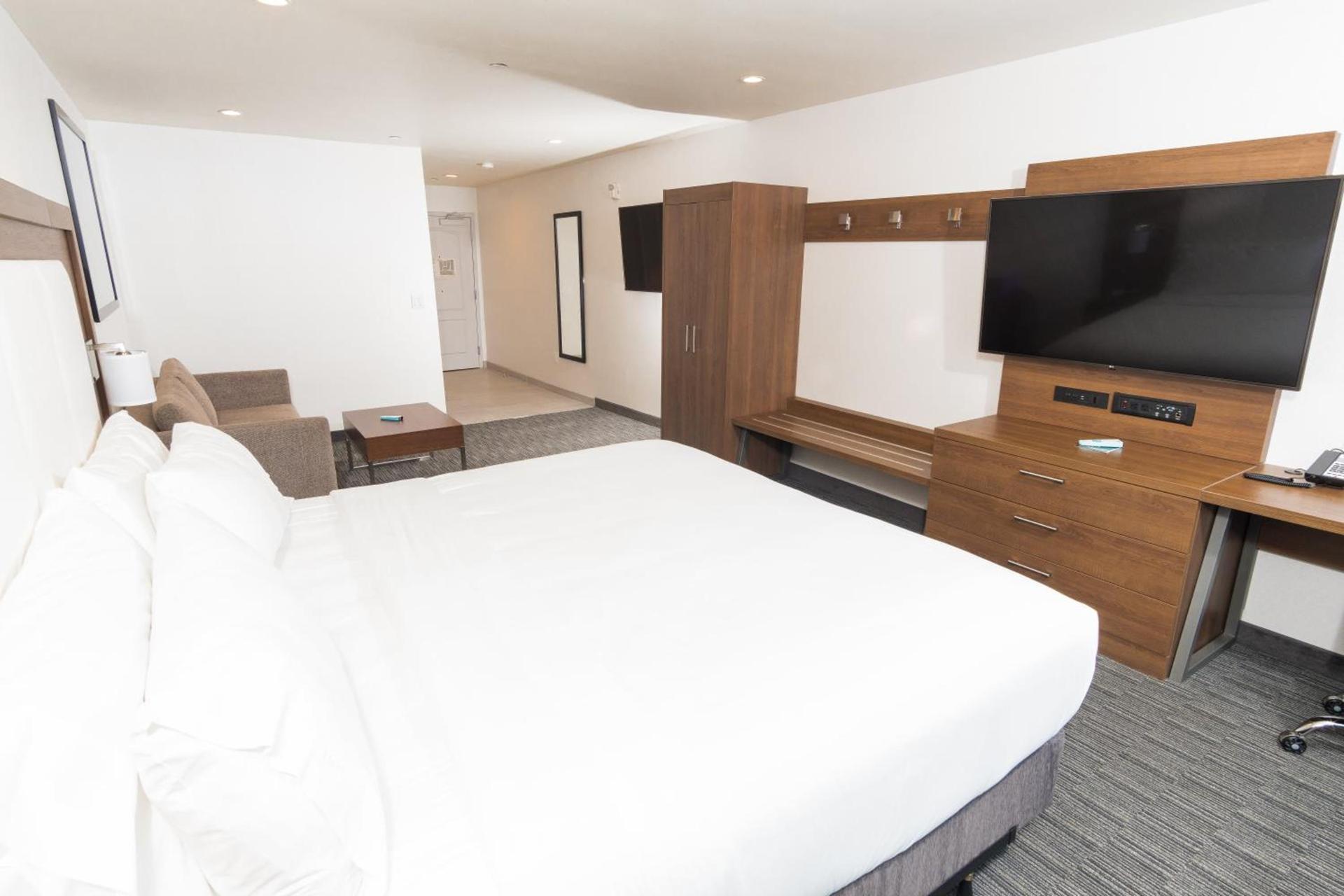 Holiday Inn Express Hollywood Walk of Fame by IHG photo 3