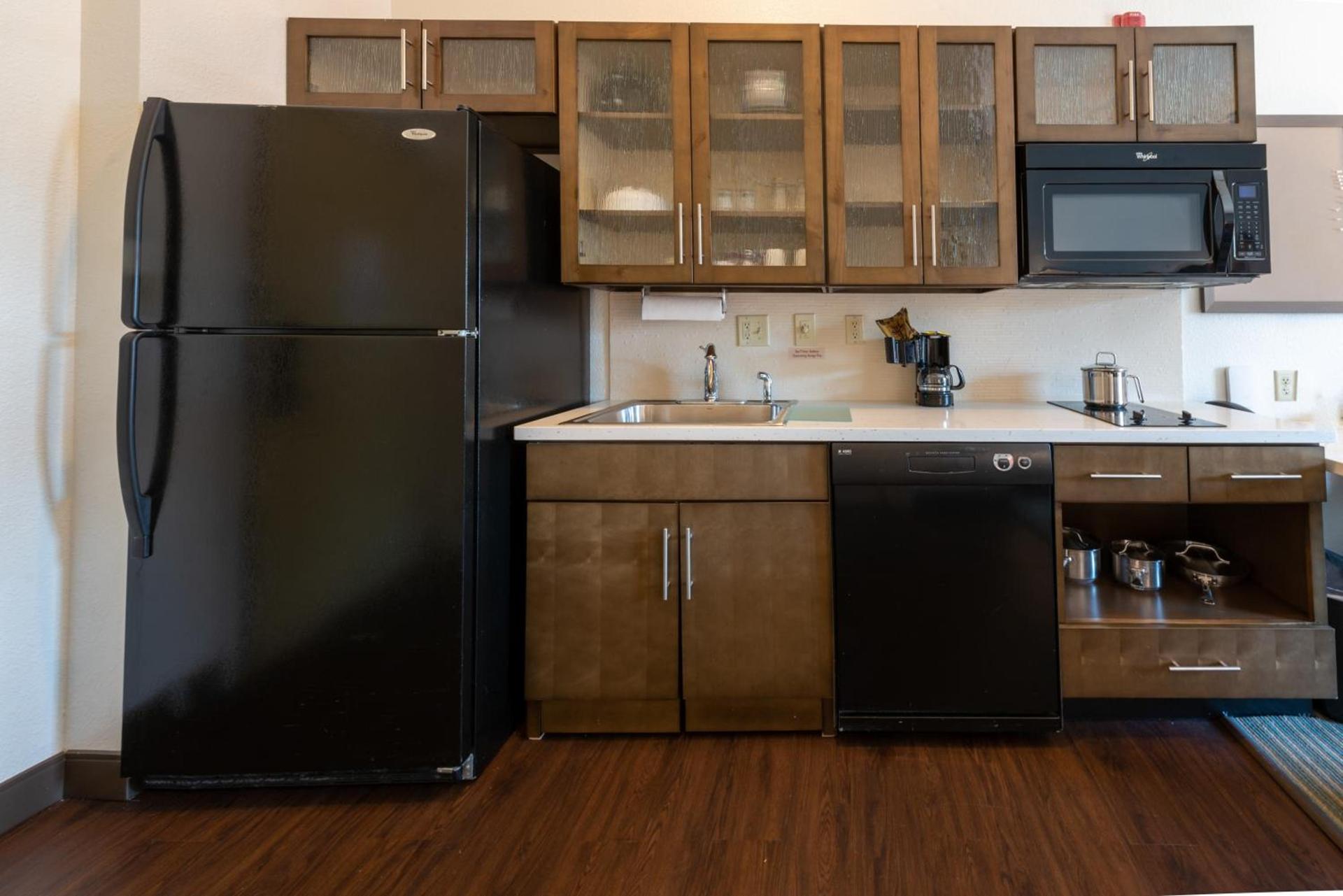 Candlewood Suites-West Springfield by IHG photo 24