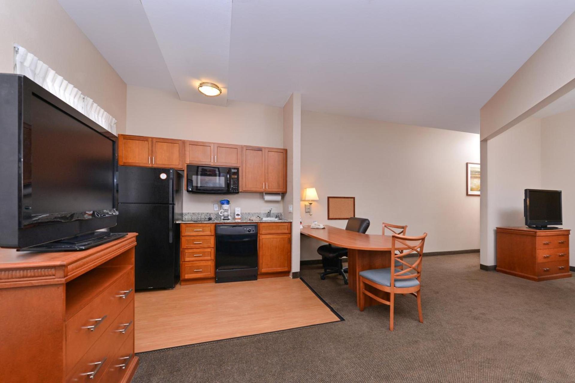 Candlewood Suites San Diego by IHG photo 9