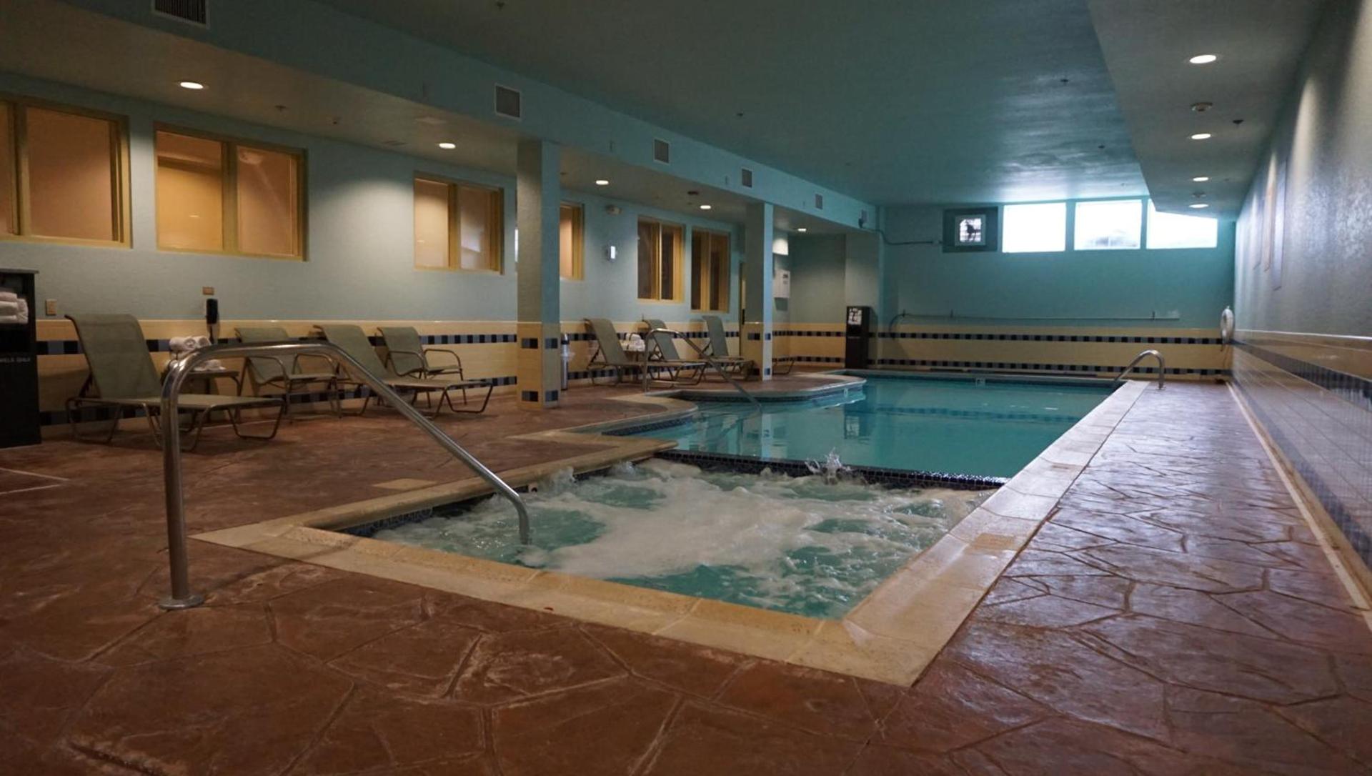Candlewood Suites-West Springfield by IHG photo 42
