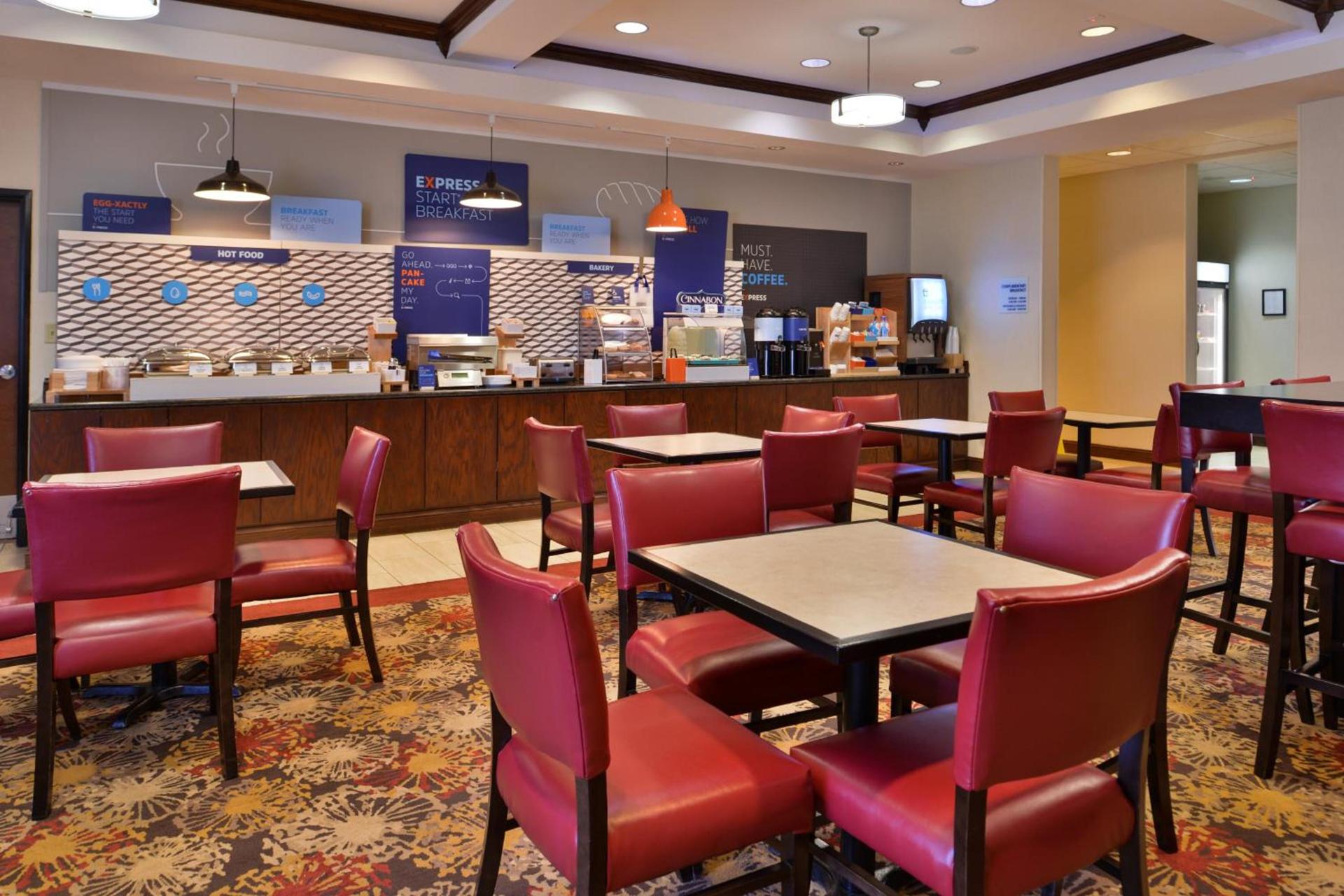 Holiday Inn Express & Suites Pittsburg by IHG photo 4