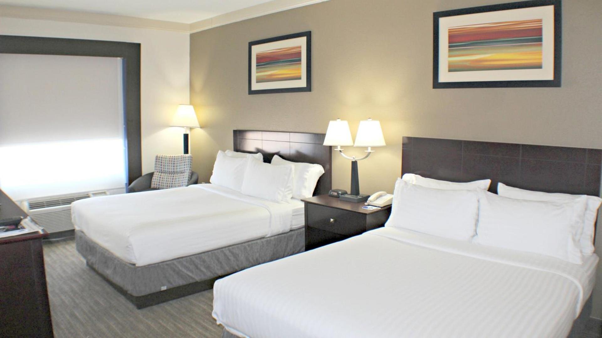Holiday Inn Express & Suites Plainview by IHG photo 19