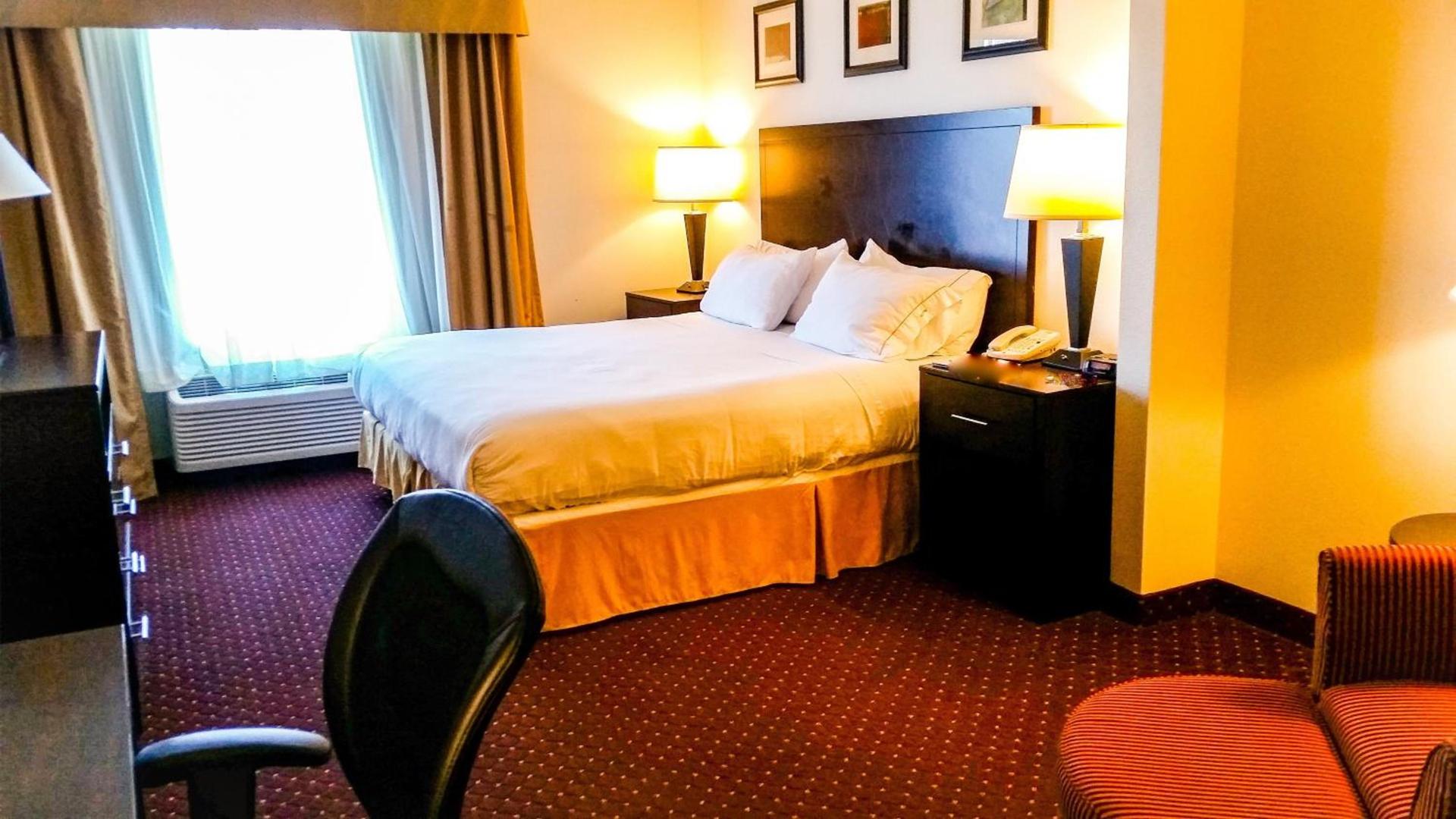 Holiday Inn Express Syracuse-Fairgrounds by IHG photo 24