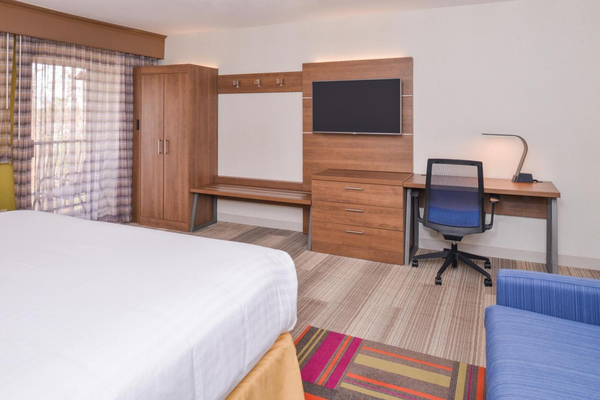 Holiday Inn Express Palm Desert by IHG photo 59