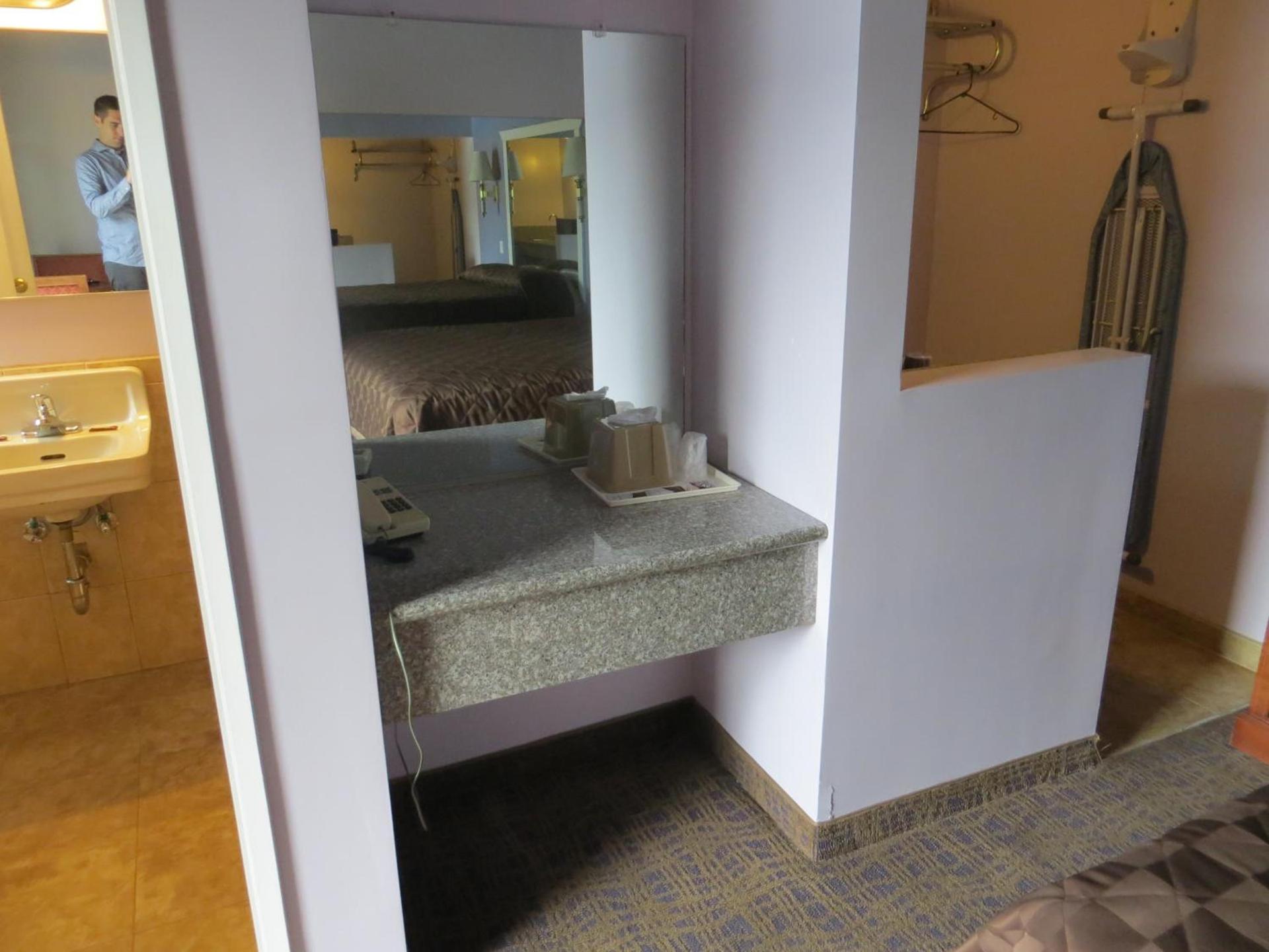 Park Cienega Motel photo 11