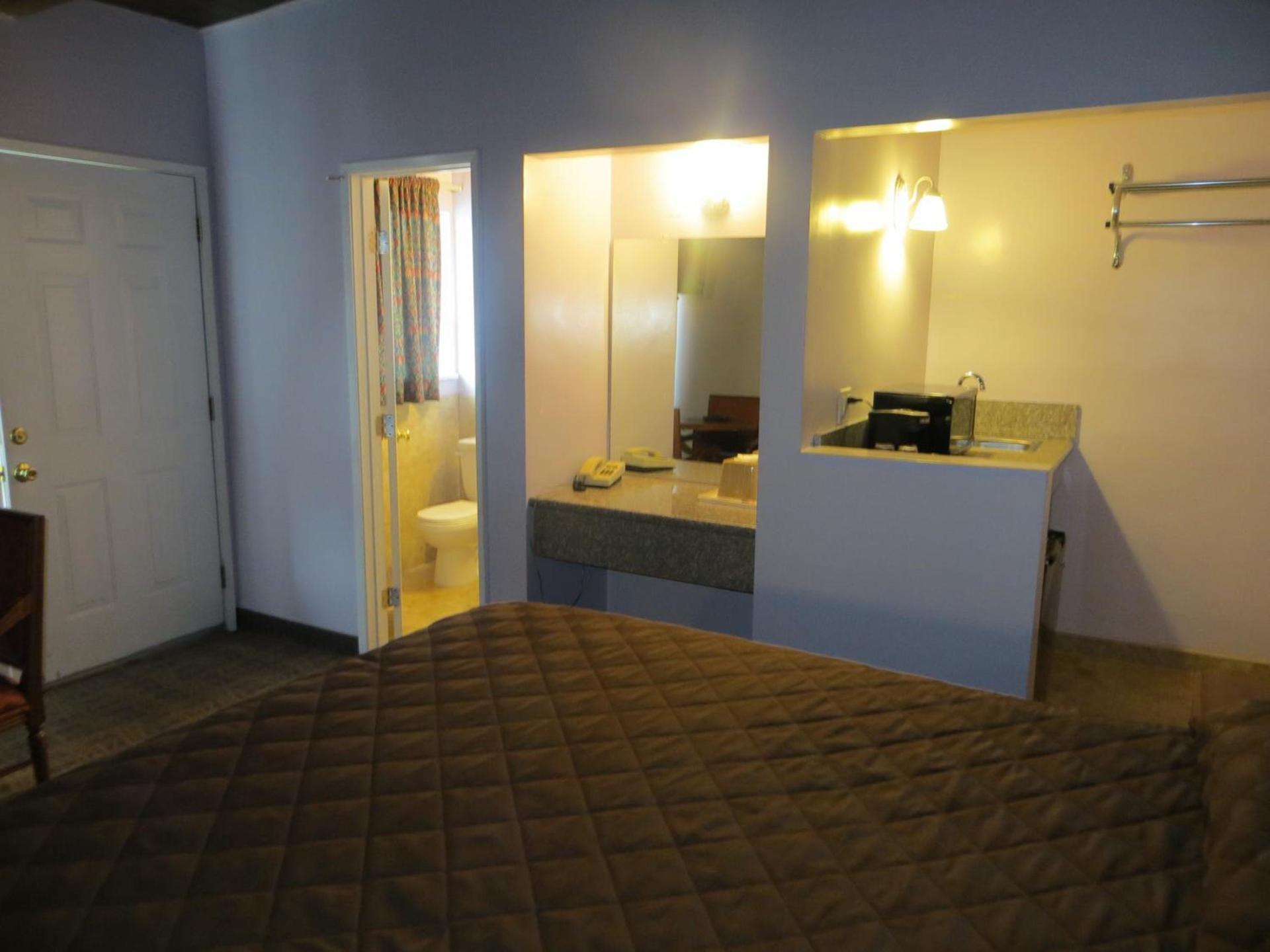 Park Cienega Motel photo 7