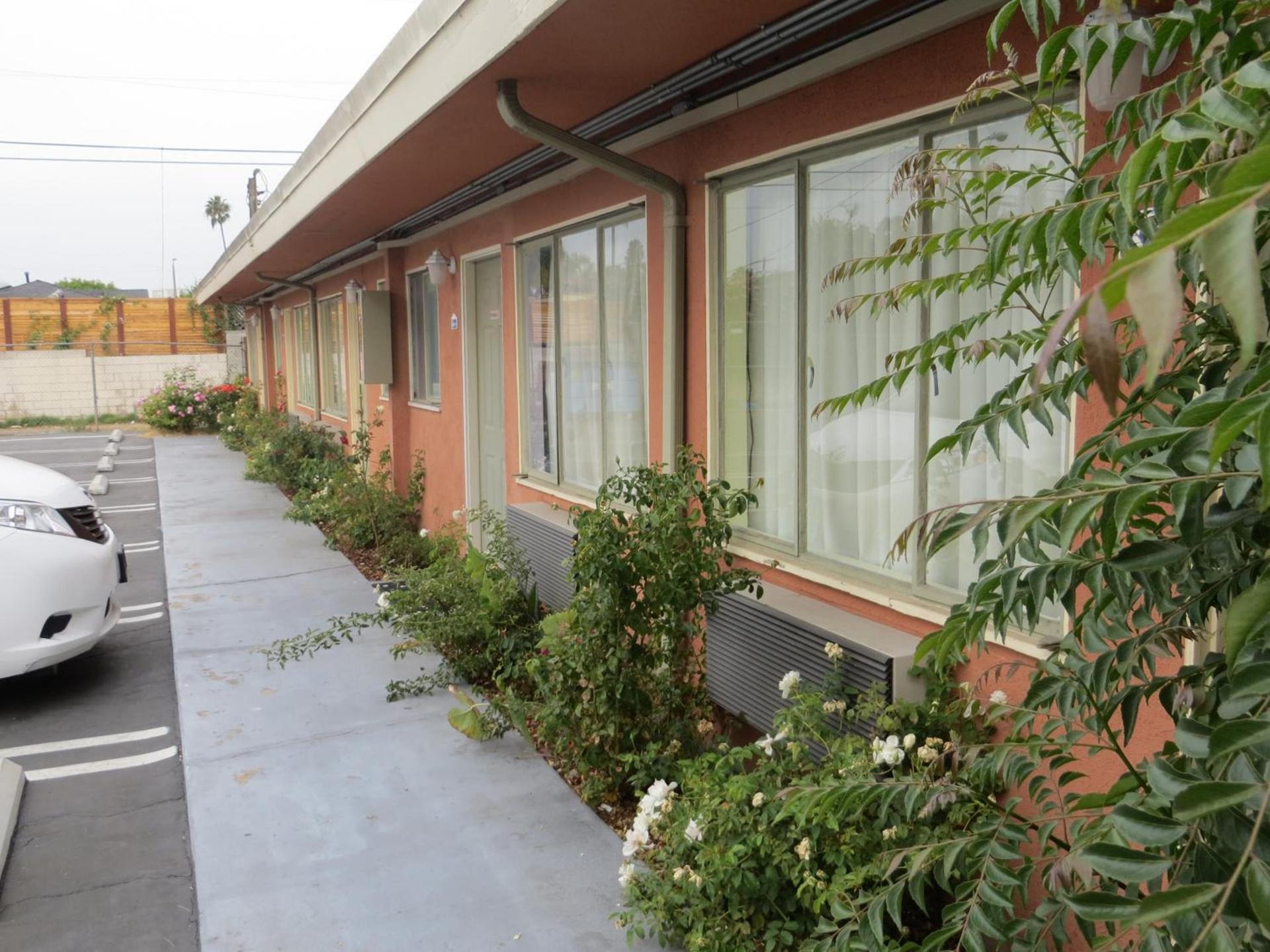 Park Cienega Motel photo 2