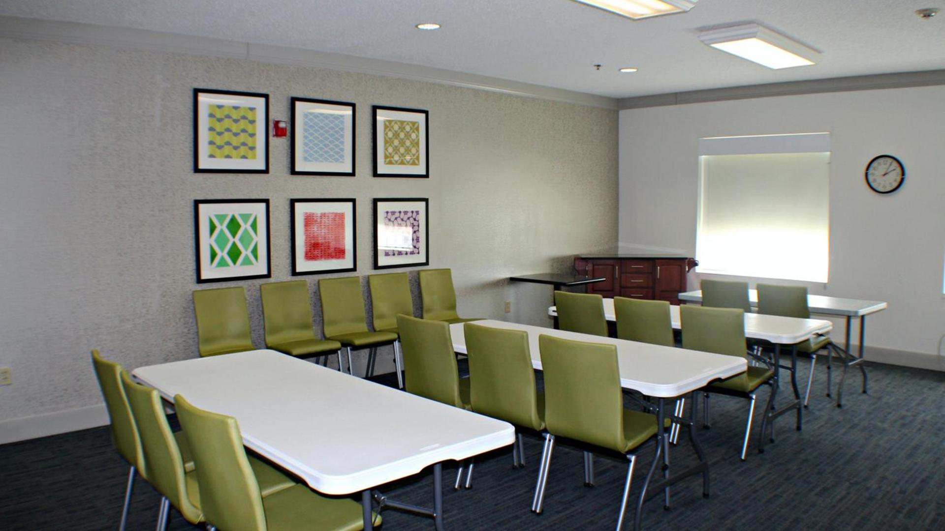 Holiday Inn Express & Suites Plainview by IHG photo 15