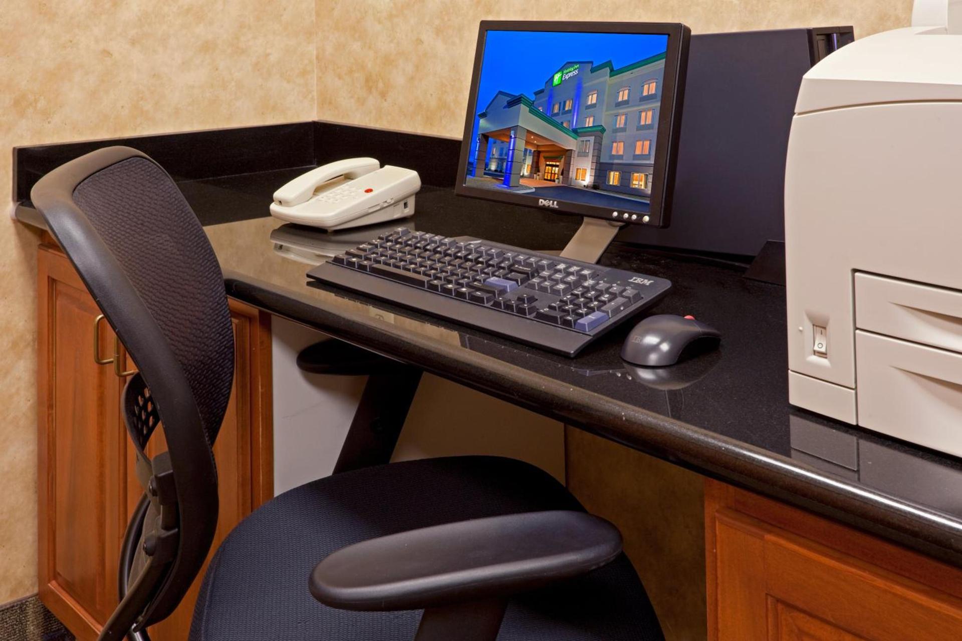 Holiday Inn Express Syracuse-Fairgrounds by IHG photo 20