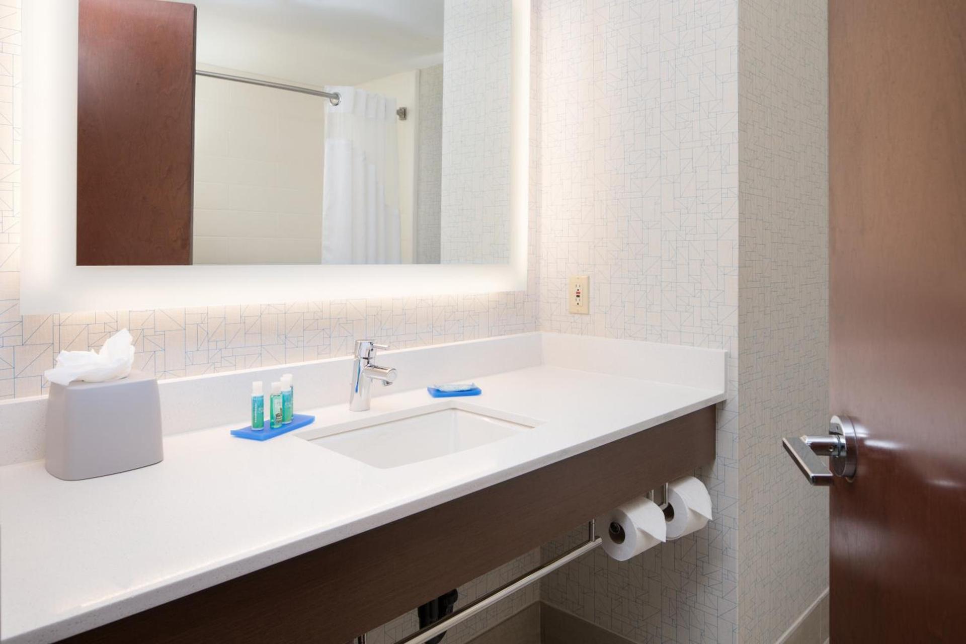 Holiday Inn Express Louisville Northeast by IHG photo 5