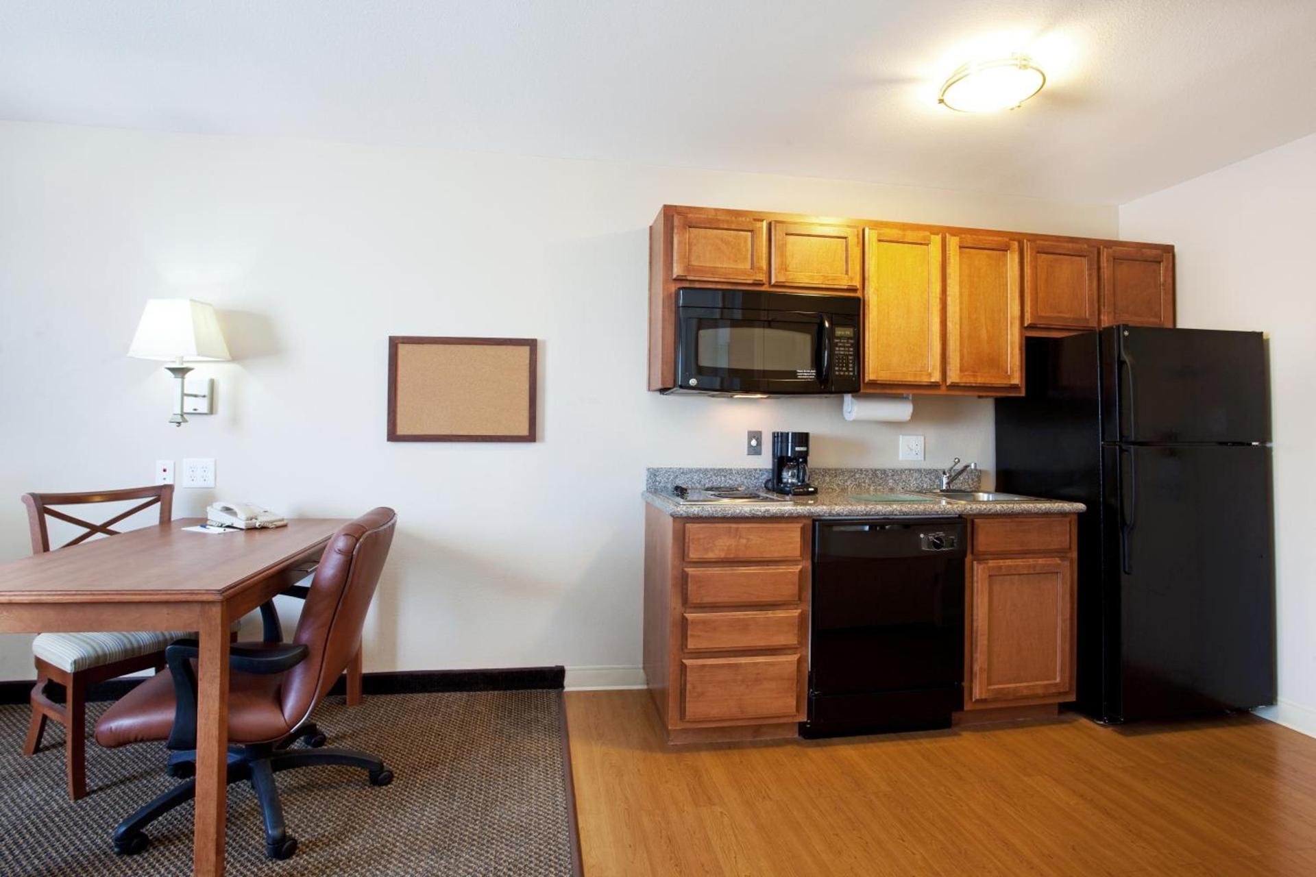 Candlewood Suites Lake Charles-Sulphur by IHG photo 21