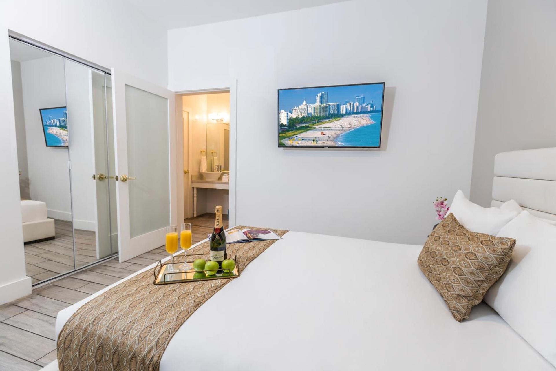Oceanside Hotel and Suites photo 64