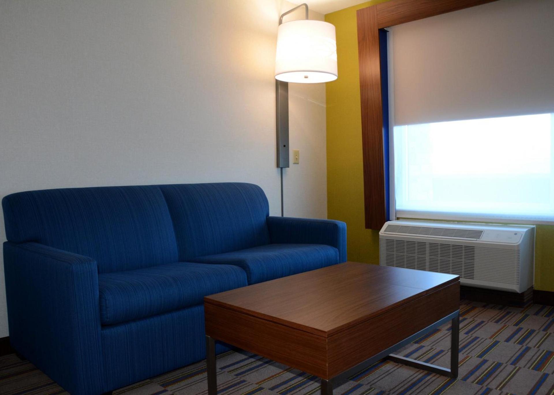Holiday Inn Express & Suites - Pittsburgh - Monroeville by IHG photo 55
