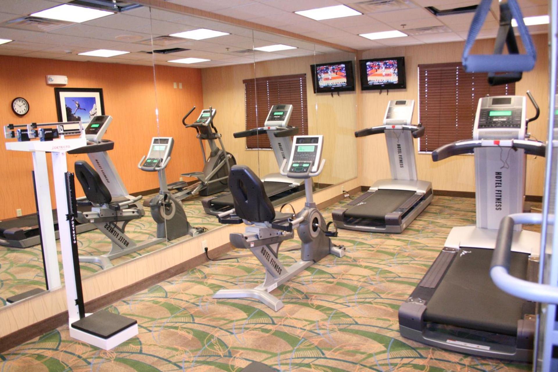 Holiday Inn Express Pratt by IHG photo 19
