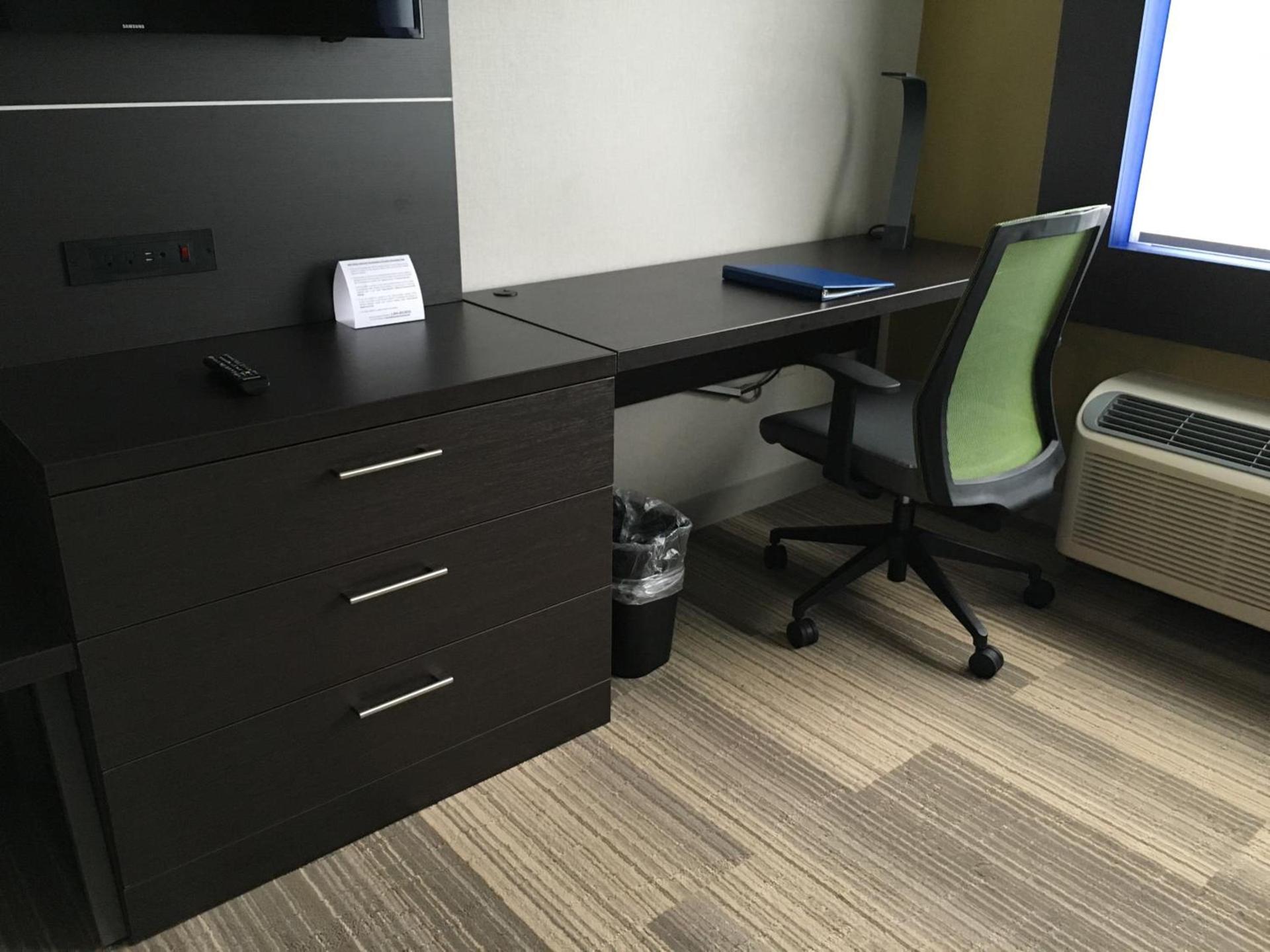 Holiday Inn Express & Suites Oswego by IHG photo 28