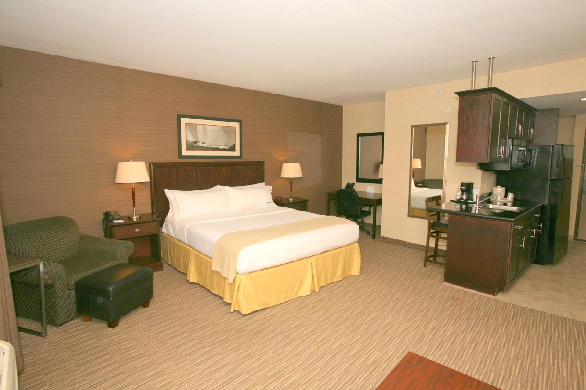 Holiday Inn Express San Diego South - Chula Vista by IHG photo 69