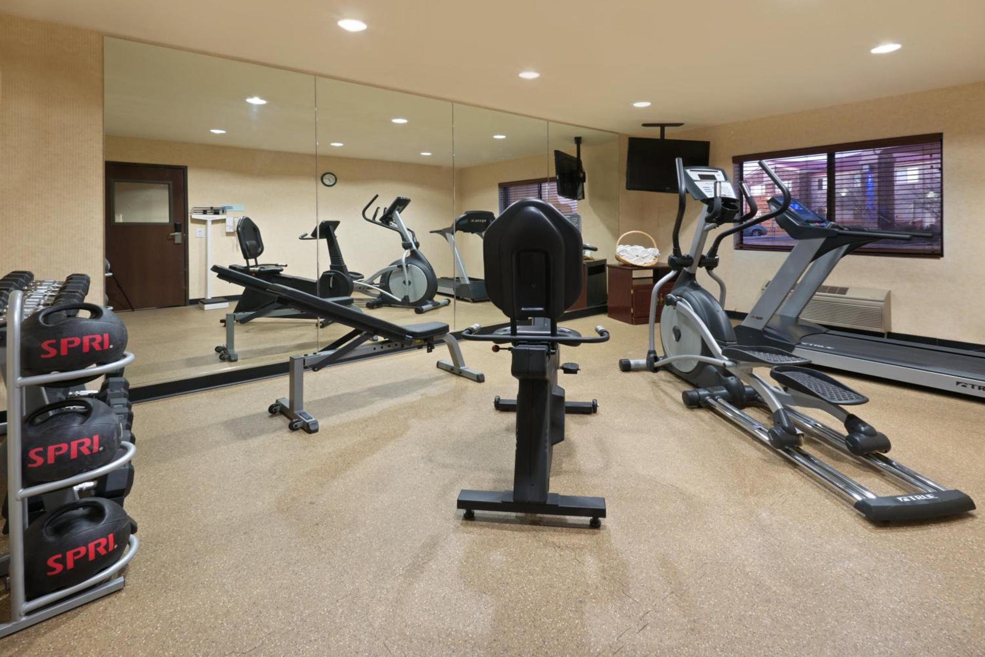 Holiday Inn Express Show Low by IHG photo 17