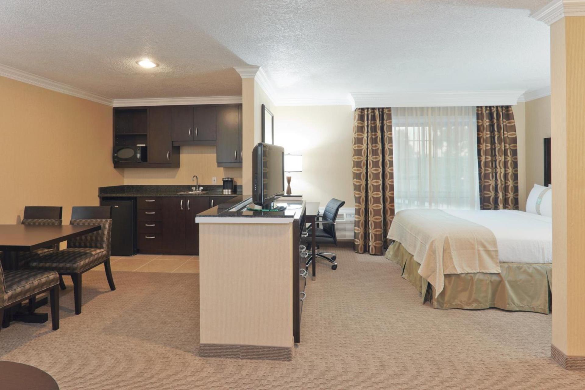 Holiday Inn & Suites San Mateo - SFO by IHG photo 39