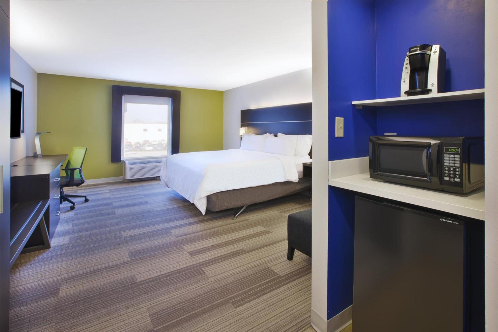 Holiday Inn Express Tiffin by IHG photo 7