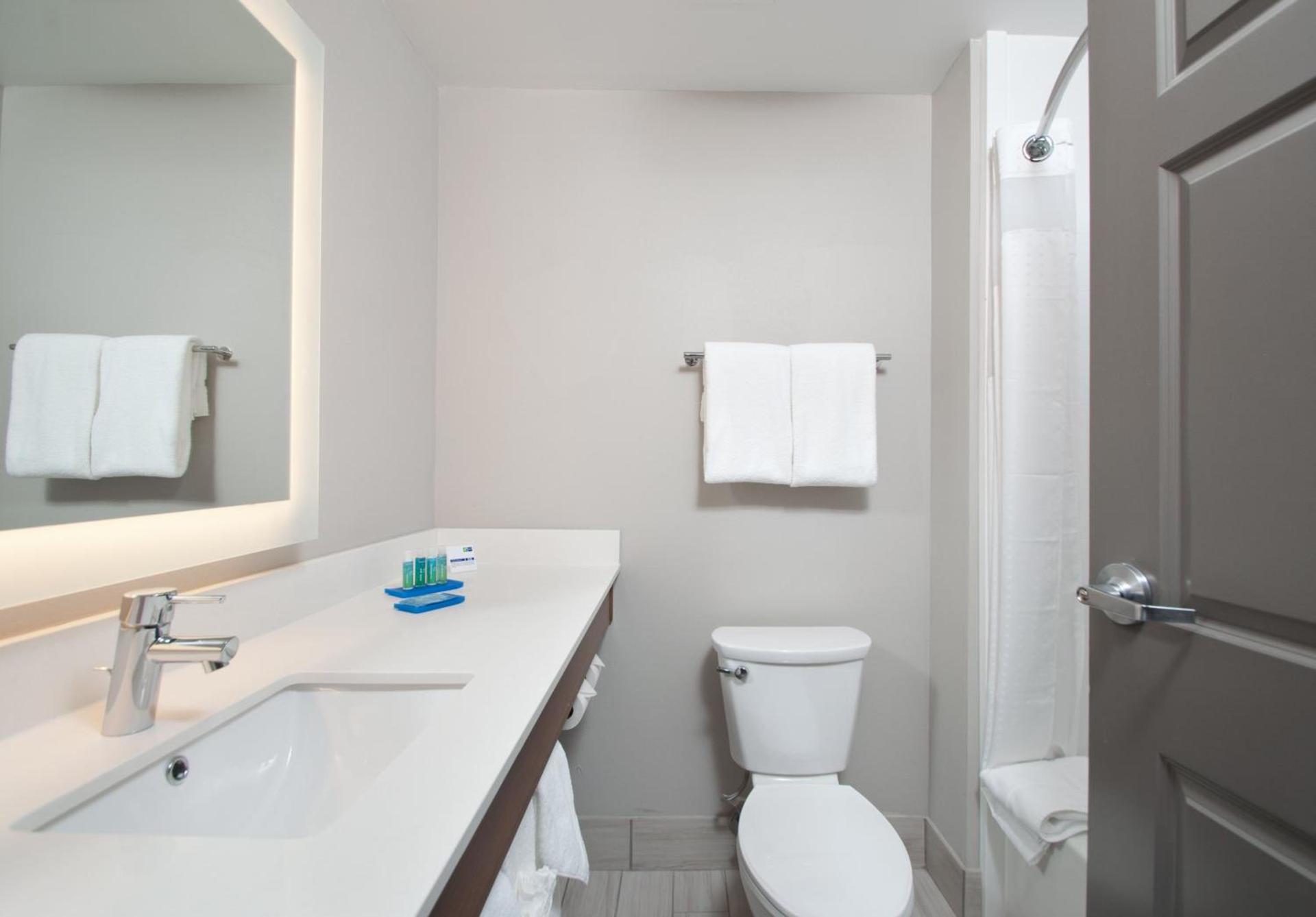 Holiday Inn Express Quantico - Stafford by IHG photo 52