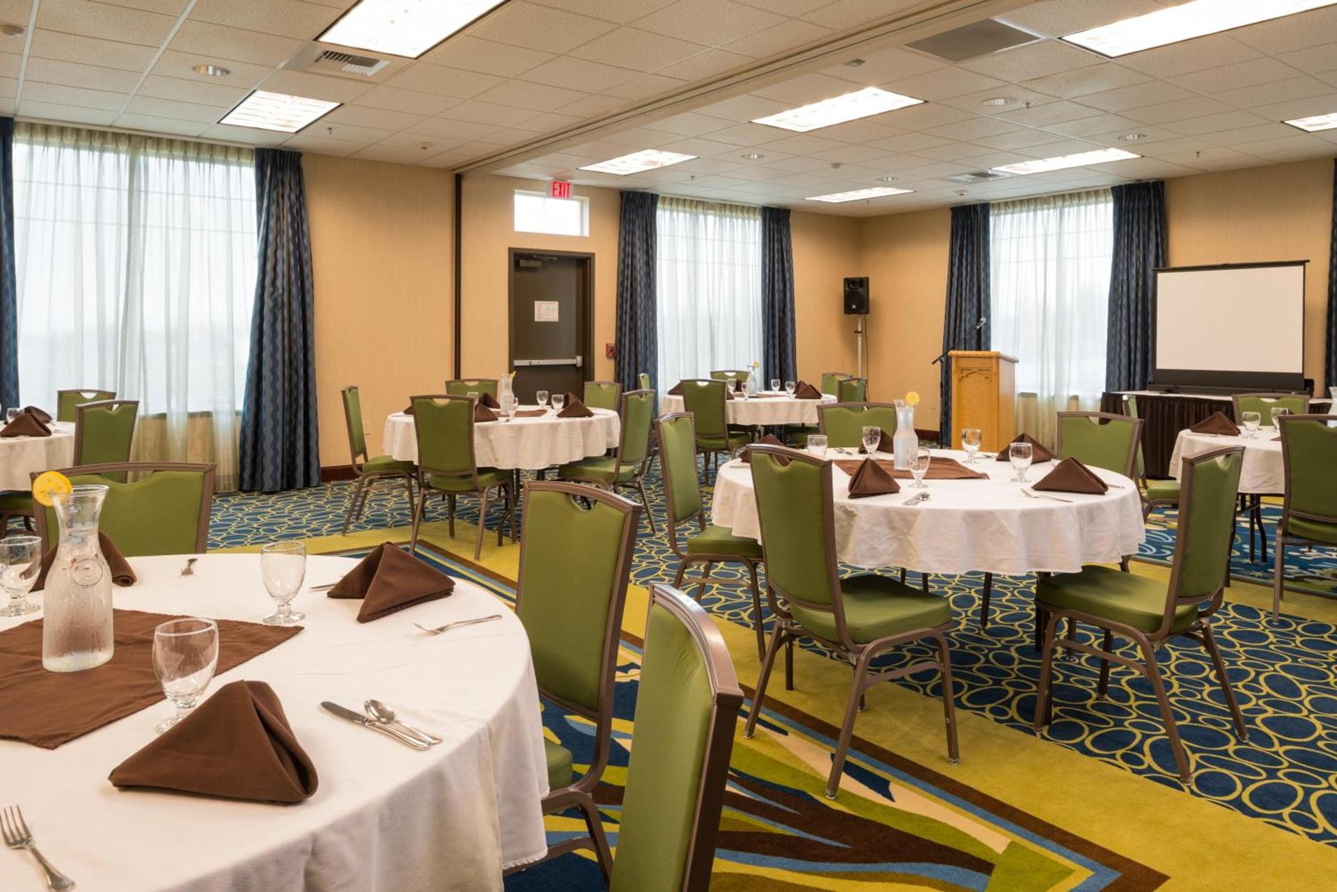 Holiday Inn Express Hotel & Suites North Sequim by IHG photo 39