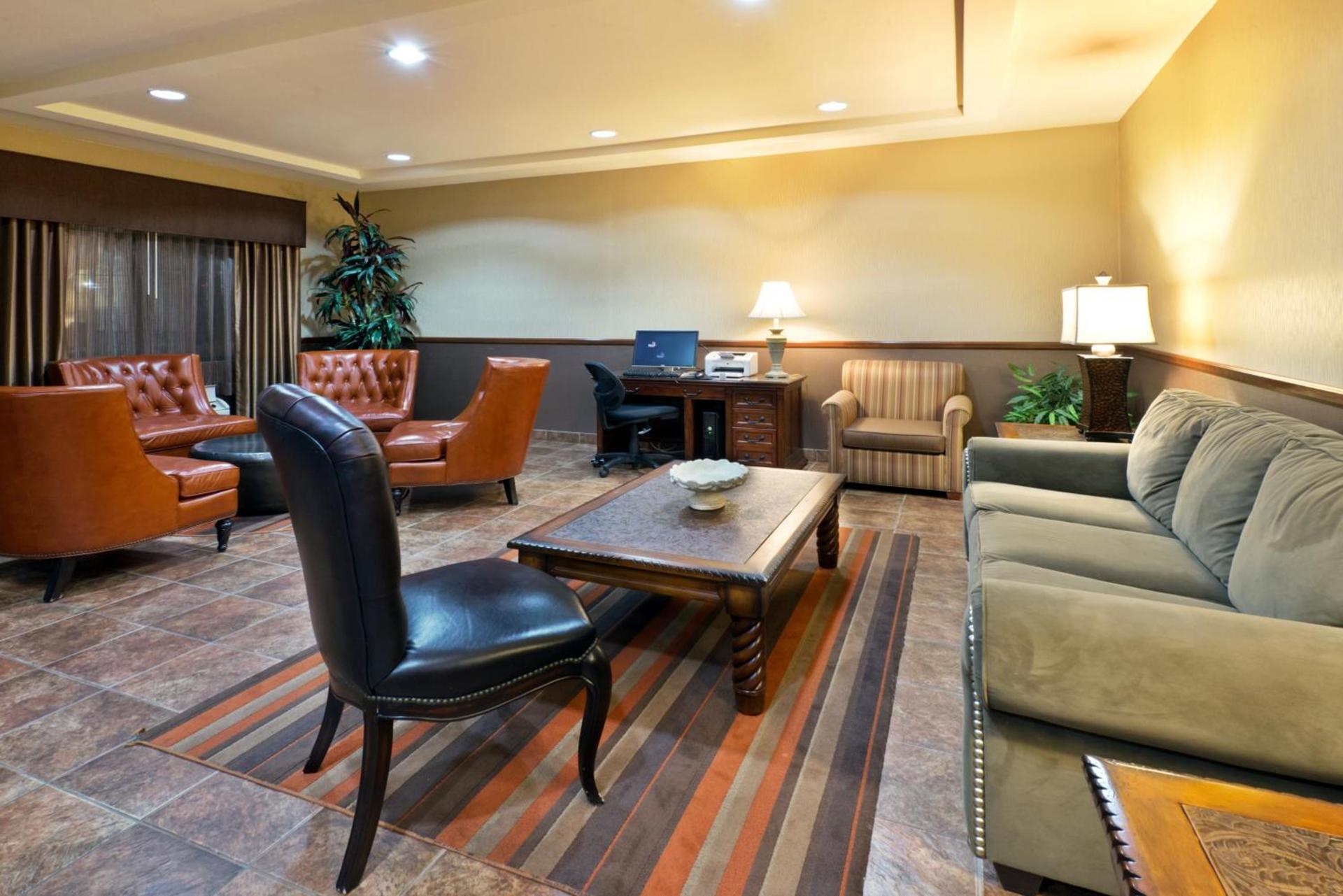 Holiday Inn Express Show Low by IHG photo 11