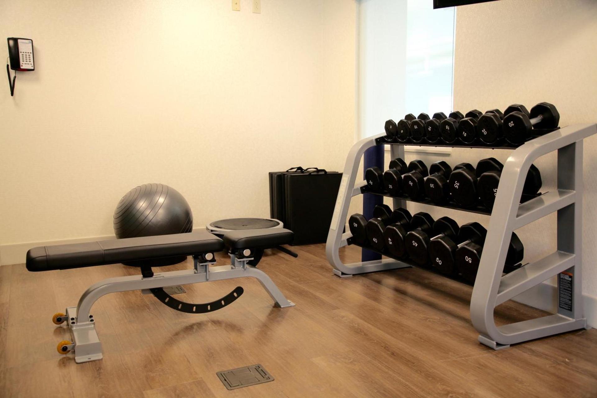 Holiday Inn Express & Suites Oswego by IHG photo 25