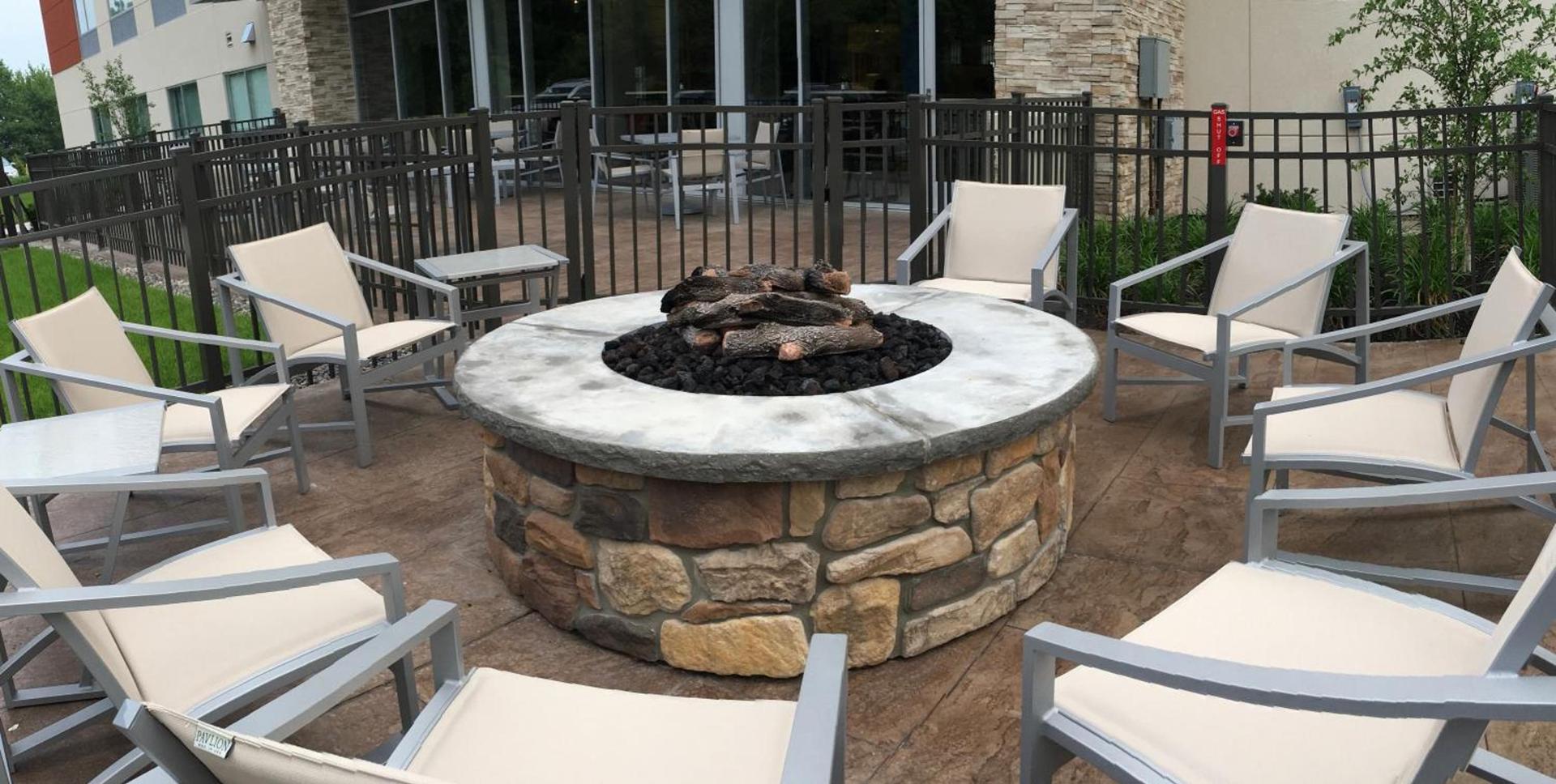 Holiday Inn Express & Suites Oswego by IHG photo 3