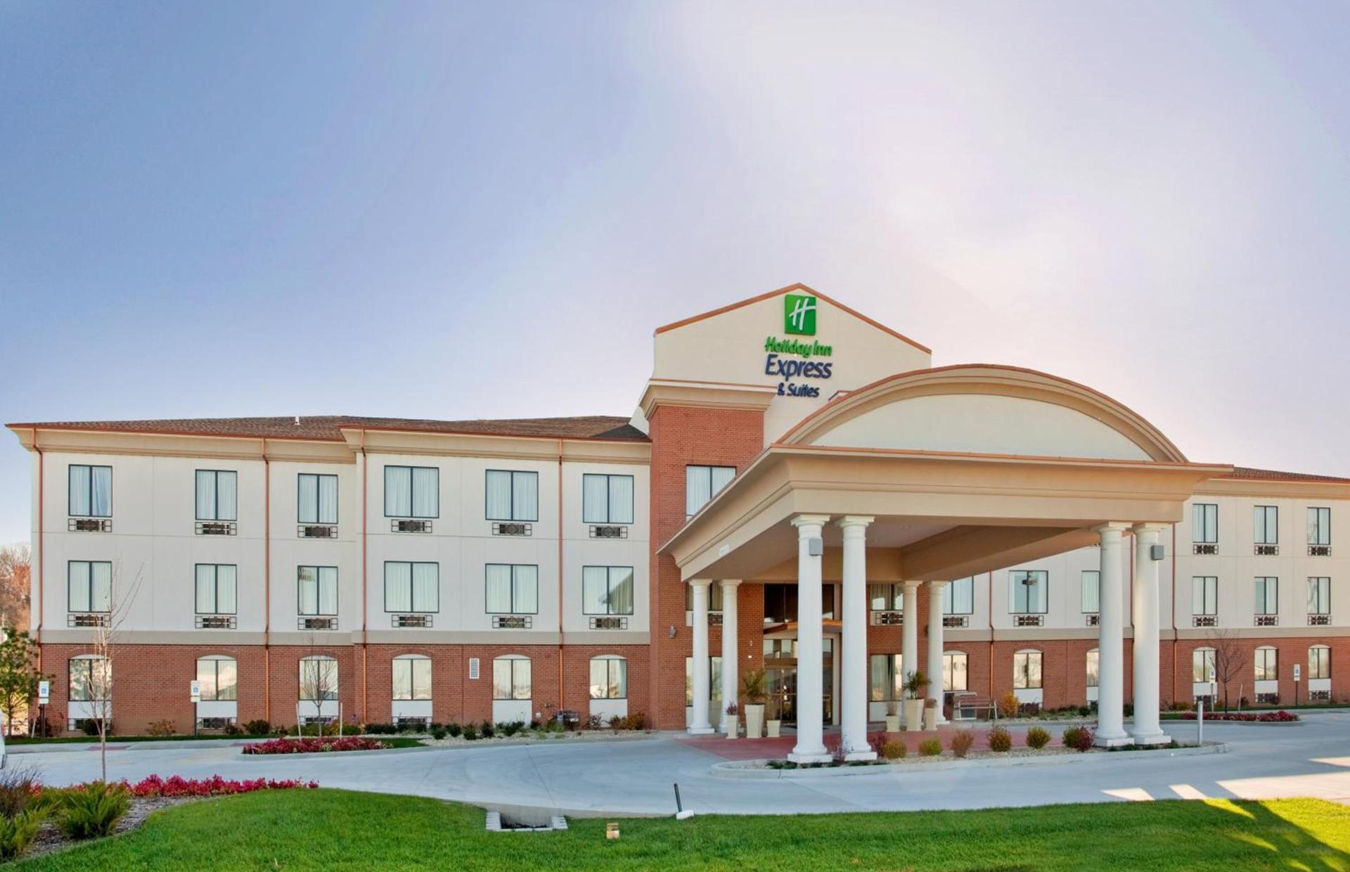 Holiday Inn Express Hotel & Suites St. Charles by IHG photo 33
