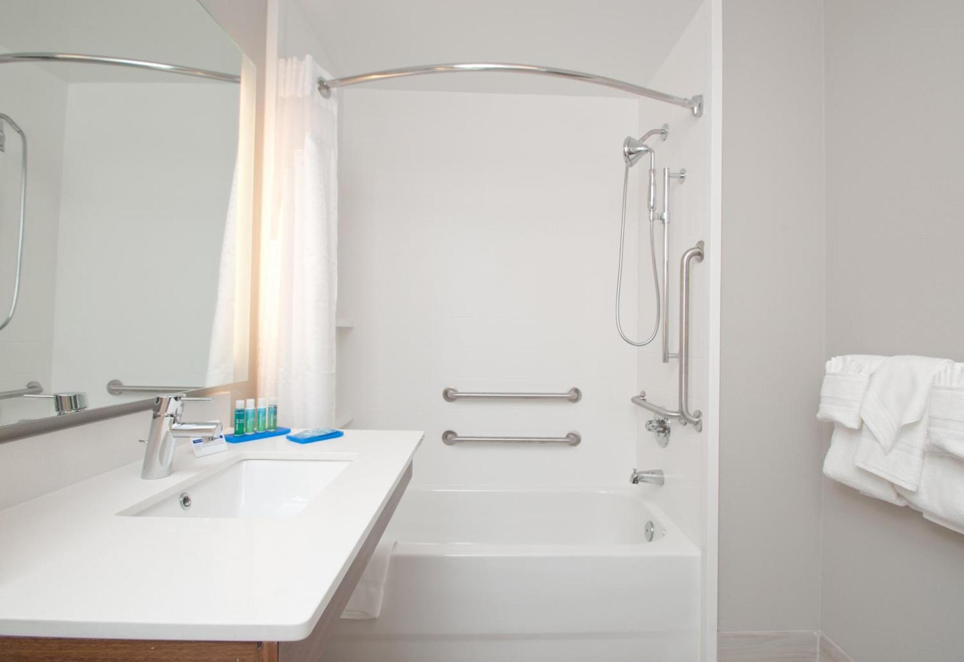 Holiday Inn Express Quantico - Stafford by IHG photo 53
