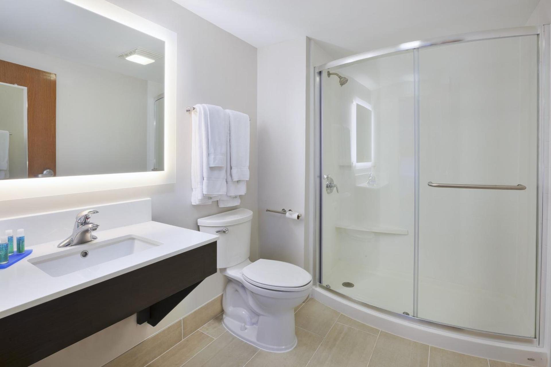Holiday Inn Express Tiffin by IHG photo 11