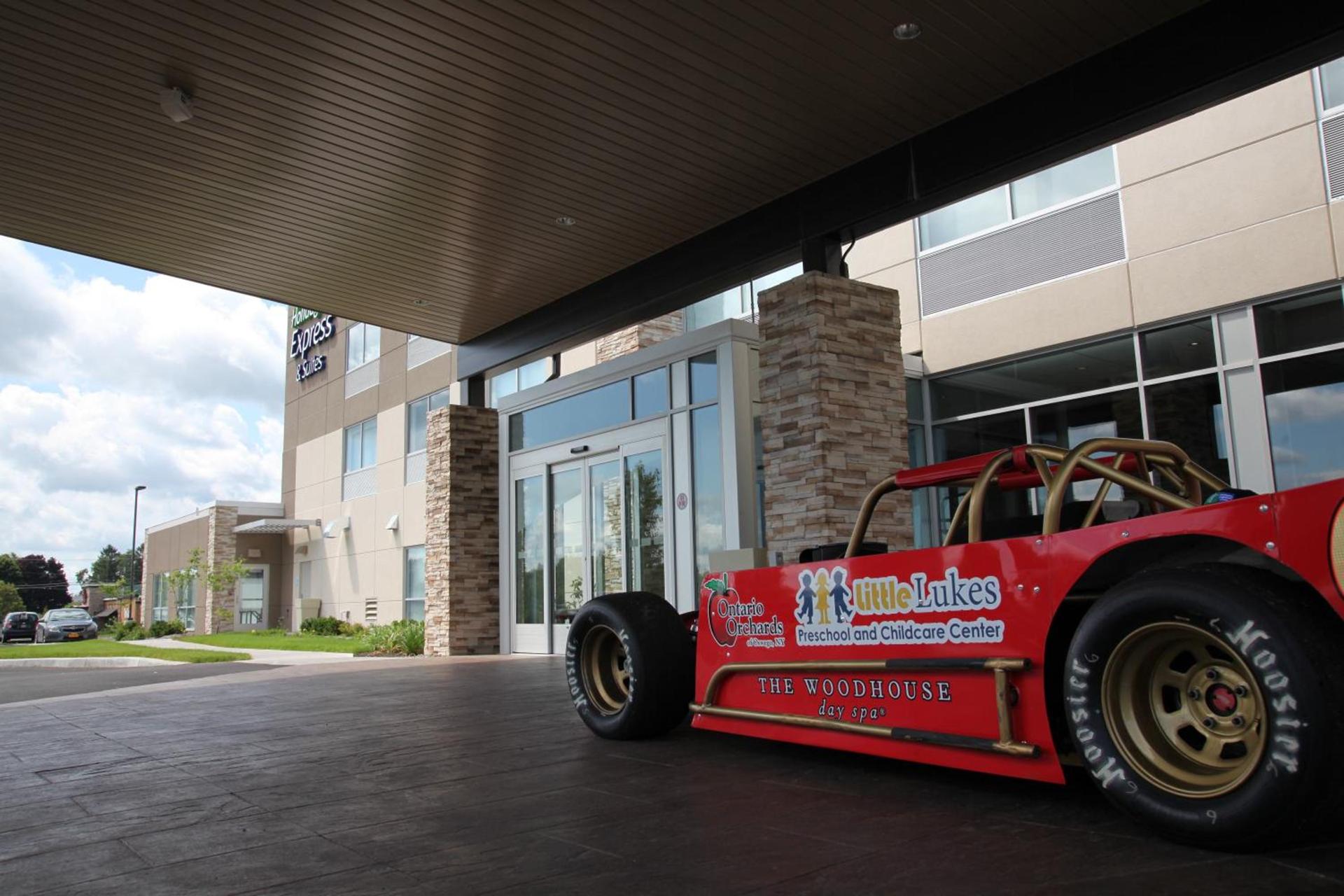 Holiday Inn Express & Suites Oswego by IHG photo 17