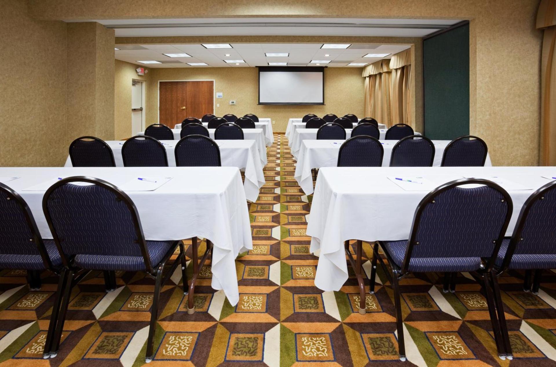 Holiday Inn Express Sheboygan-Kohler / I-43 by IHG photo 26