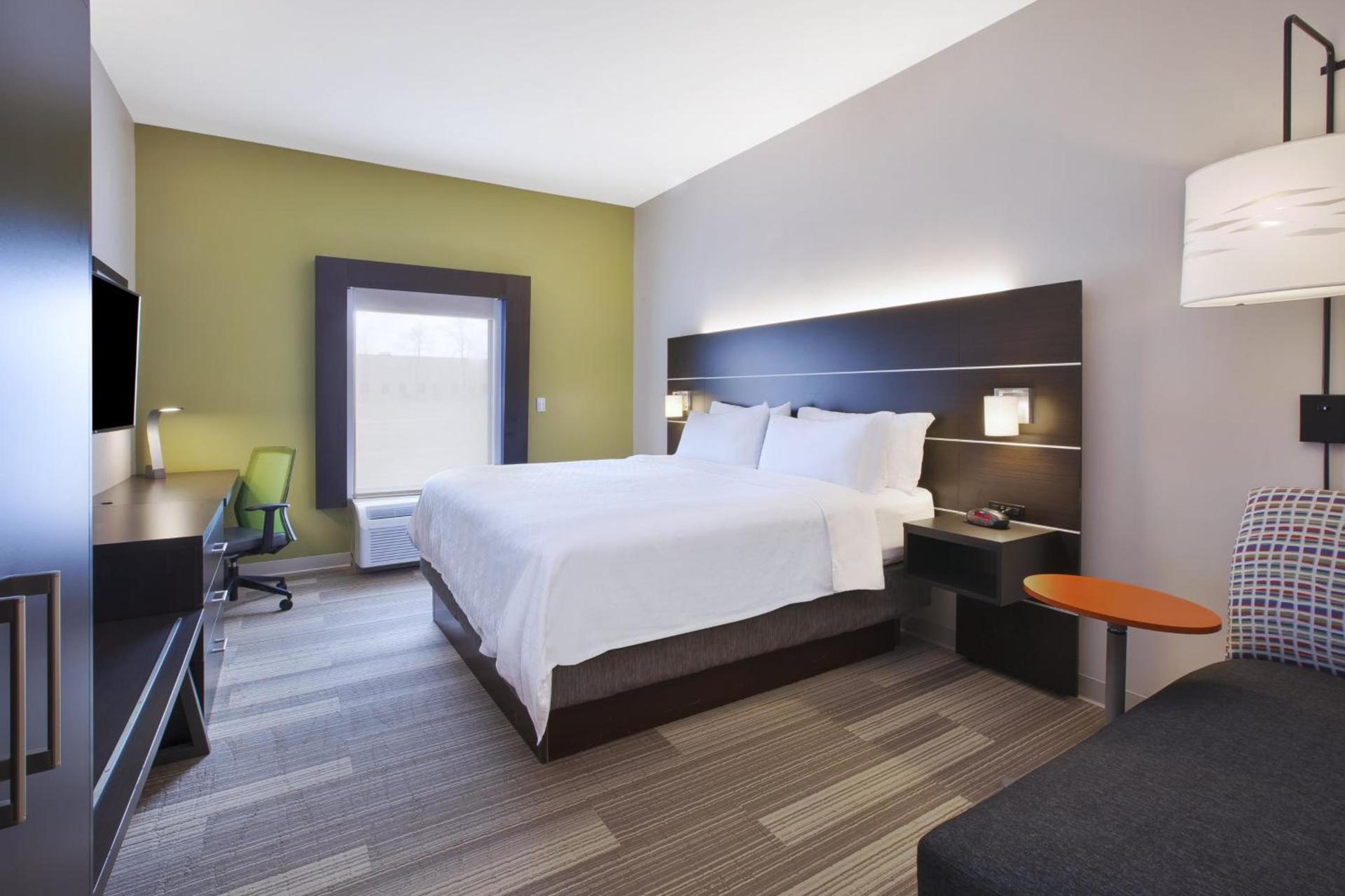 Holiday Inn Express Tiffin by IHG photo 8